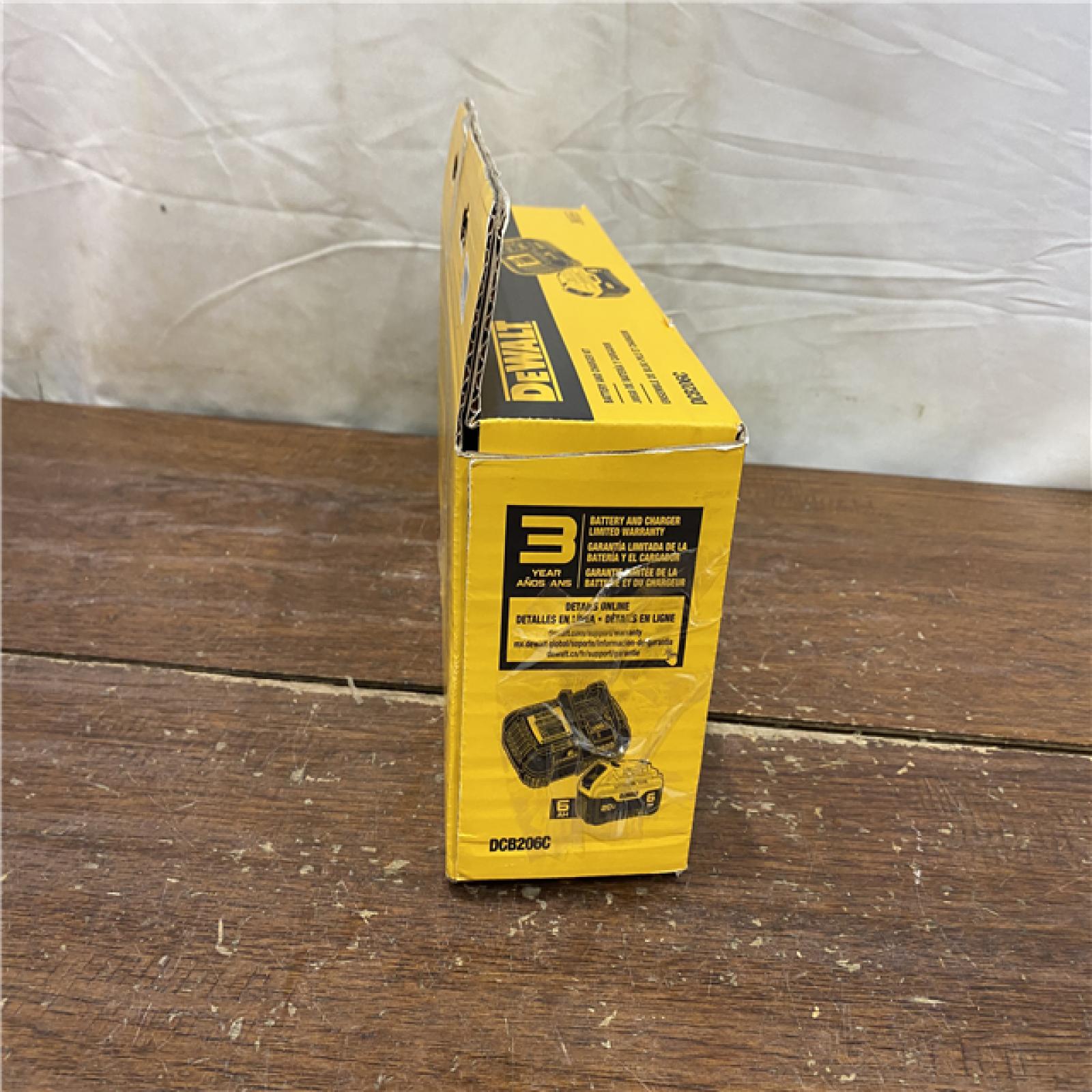 NEW Dewalt 20V Lithium-Ion 6.0Ah Battery Pack & Charger Kit, DCB206C