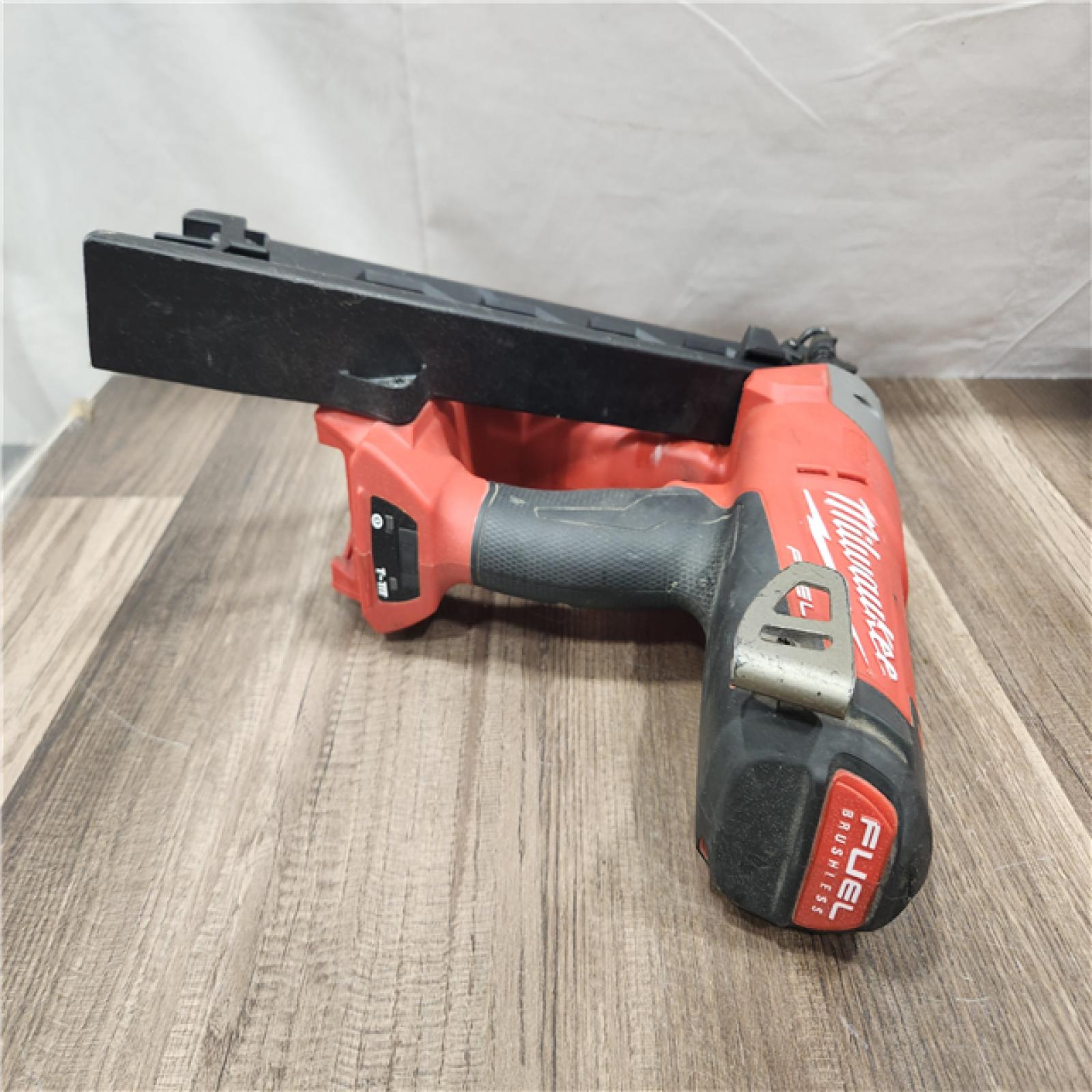 AS-IS- Milwaukee M18 FUEL 15 Ga. 18 Volt Brushless Angled Finish Nailer (TOOL ONLY)