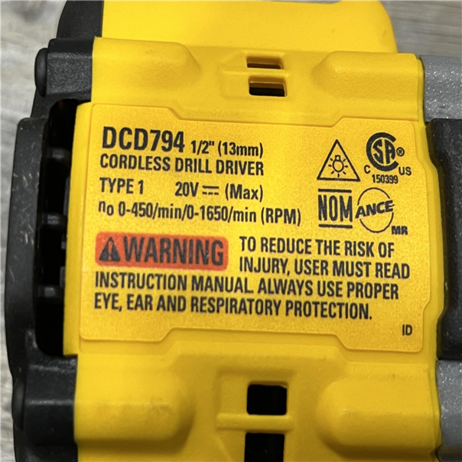 AS-IS DEWALT Atomic 20V Lithium-Ion Cordless Compact 1/2 in. Drill/Driver Kit