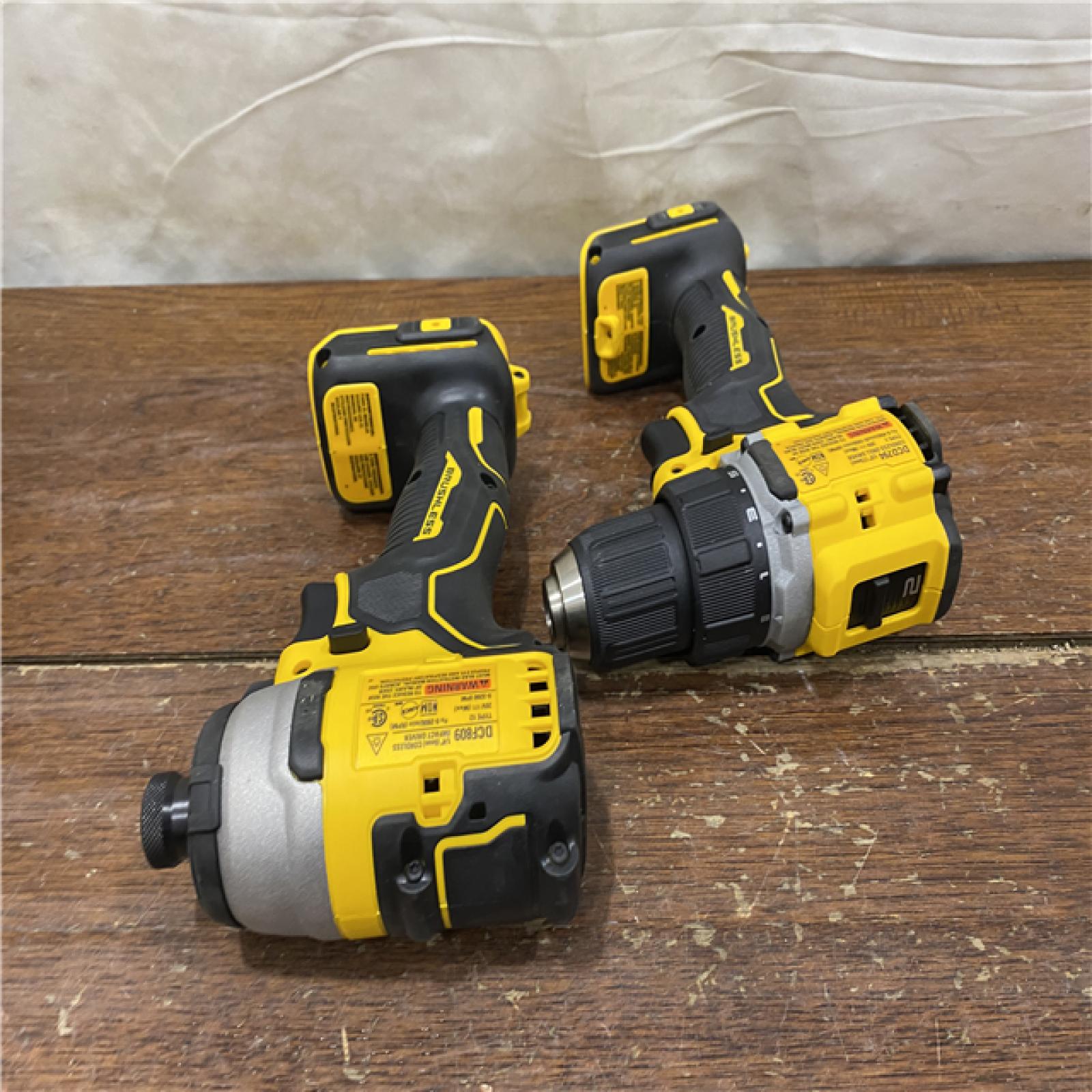 AS-IS DEWALT ATOMIC 20-Volt MAX Lithium-Ion Cordless Combo Kit (2-Tool) with (2) 2.0Ah Batteries, Charger and Bag