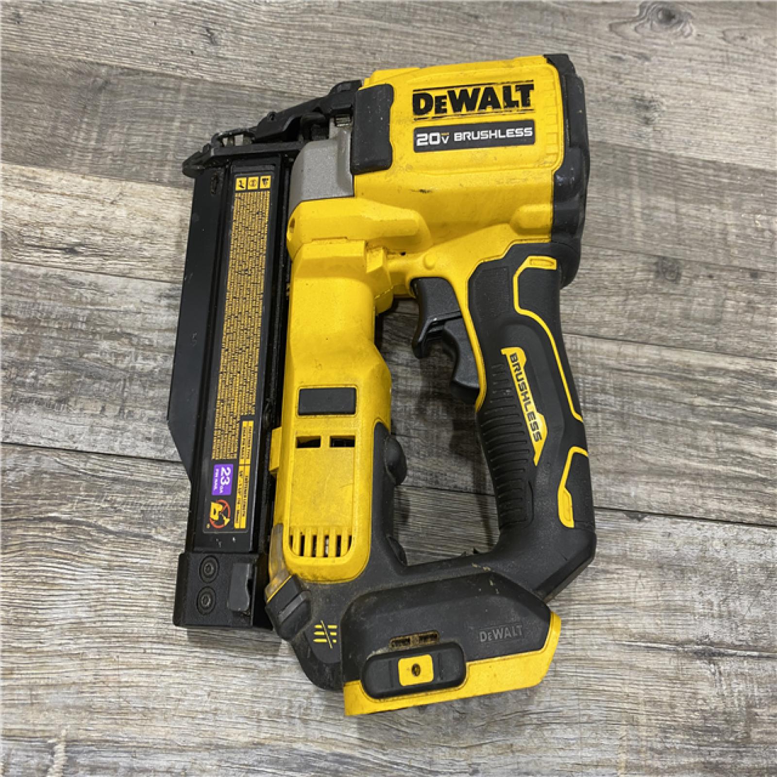AS-IS DEWALT ATOMIC 20V MAX Lithium Ion Cordless 23 Gauge Pin Nailer Kit