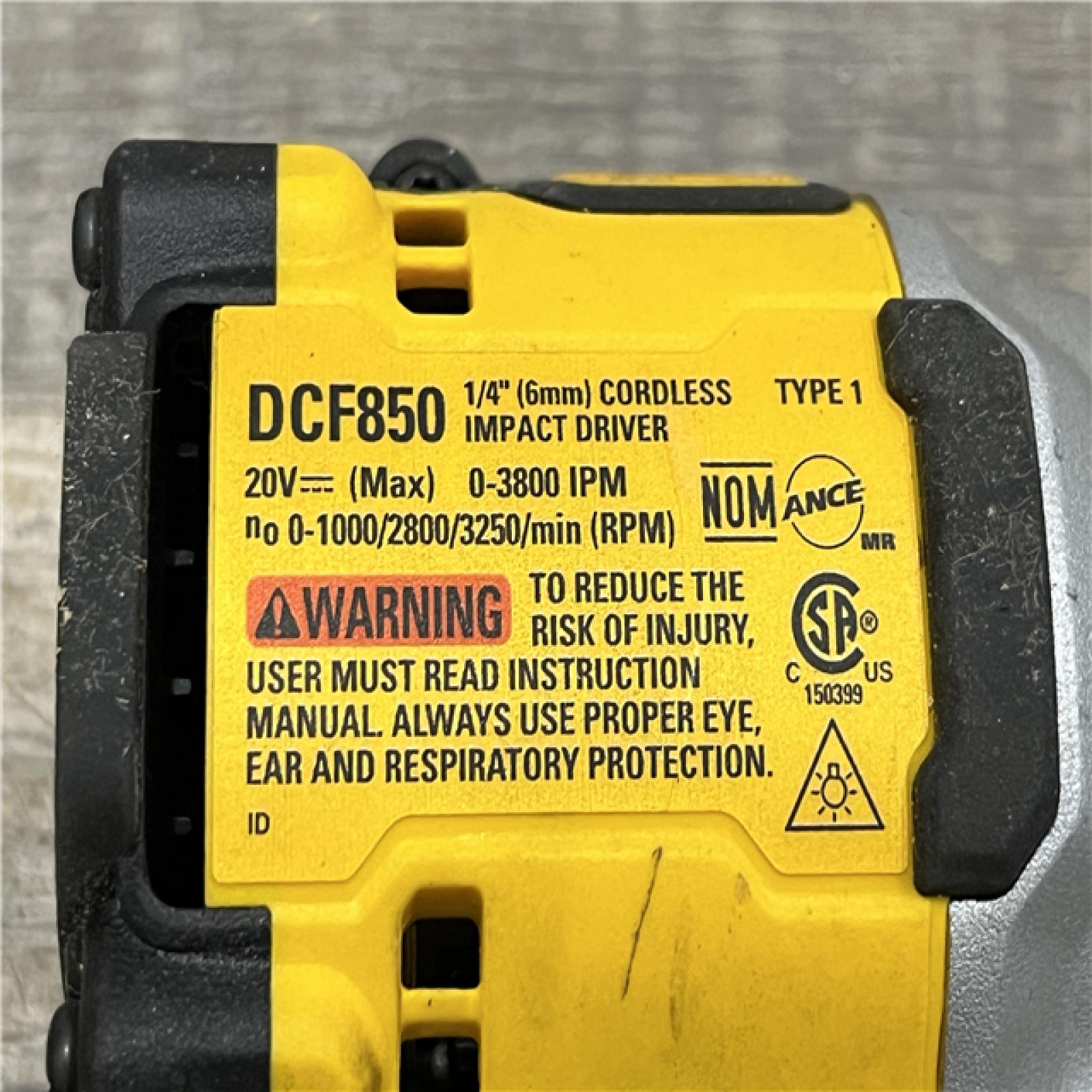 AS-IS DEWALT ATOMIC 20V MAX Lithium-Ion Cordless 1/4 in. Brushless Impact Driver Kit