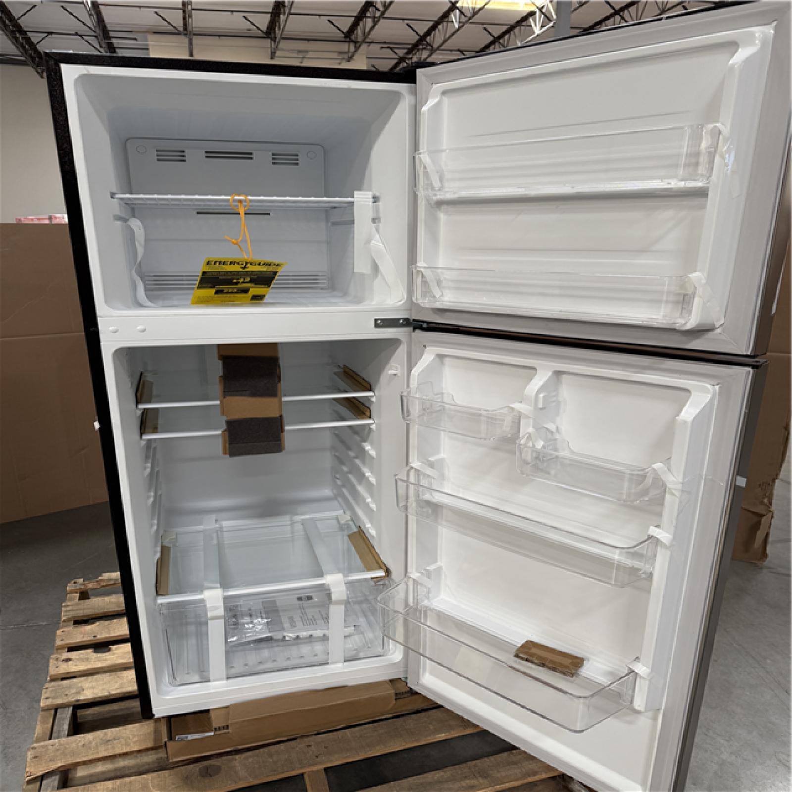 CALIFORNIA AS-IS VISSANI 10.1 CU. FT. REFRIGERATOR STAINLESS FINISH: Appears in Excellent condition
