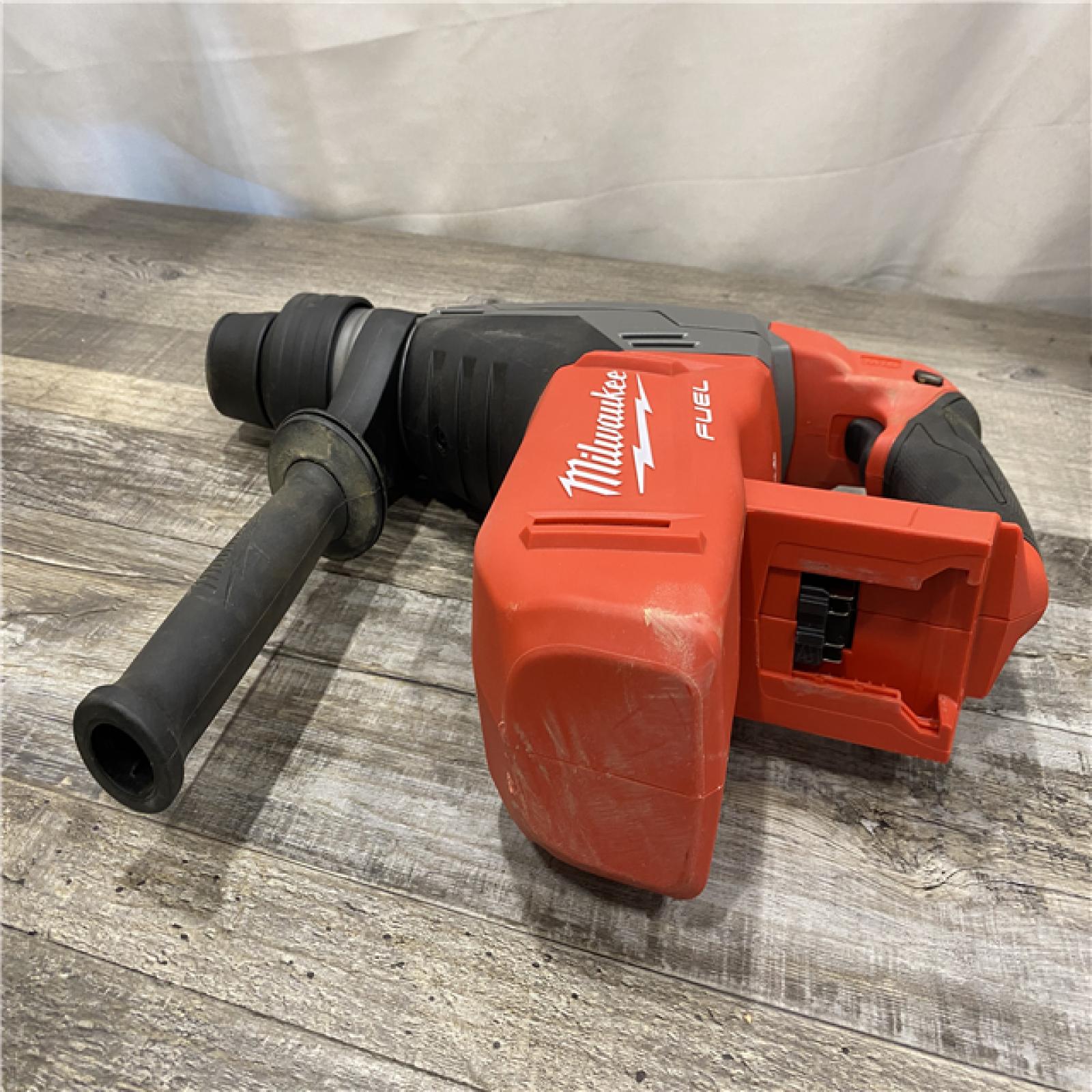AS-IS Milwaukee  FUEL 18V Lithium-Ion Brushless Cordless 1-9/16 in. SDS-Max Rotary Hammer (Tool-Only)