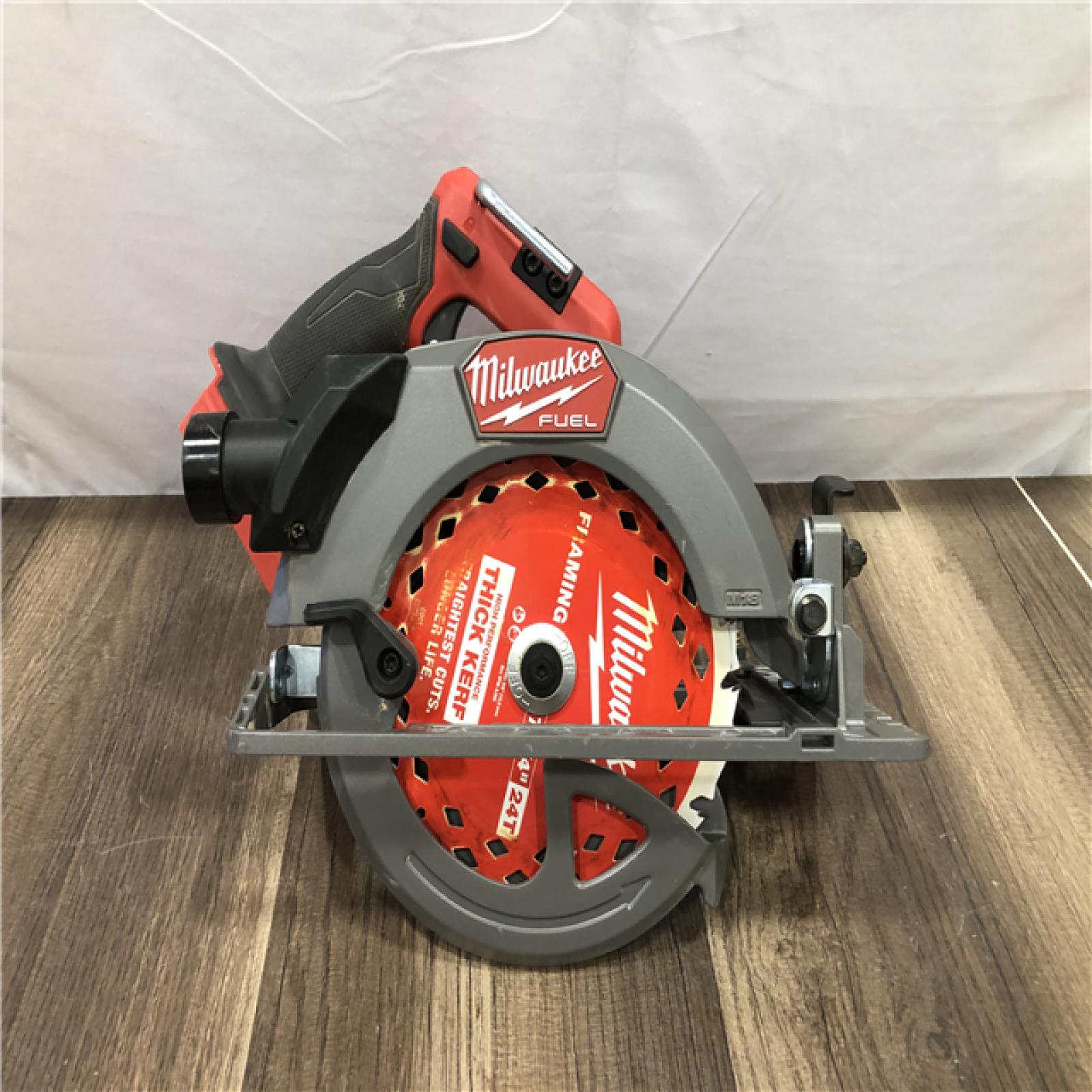 AS-IS Milwaukee FUEL 18V Lithium-Ion Brushless Cordless 7-1/4 in. Circular Saw (Tool-Only)