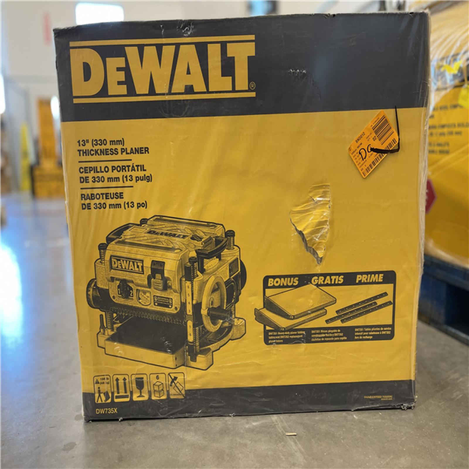 New! - DEWALT 15 Amp Corded 13 in. Heavy-Duty 2-Speed Bench Planer