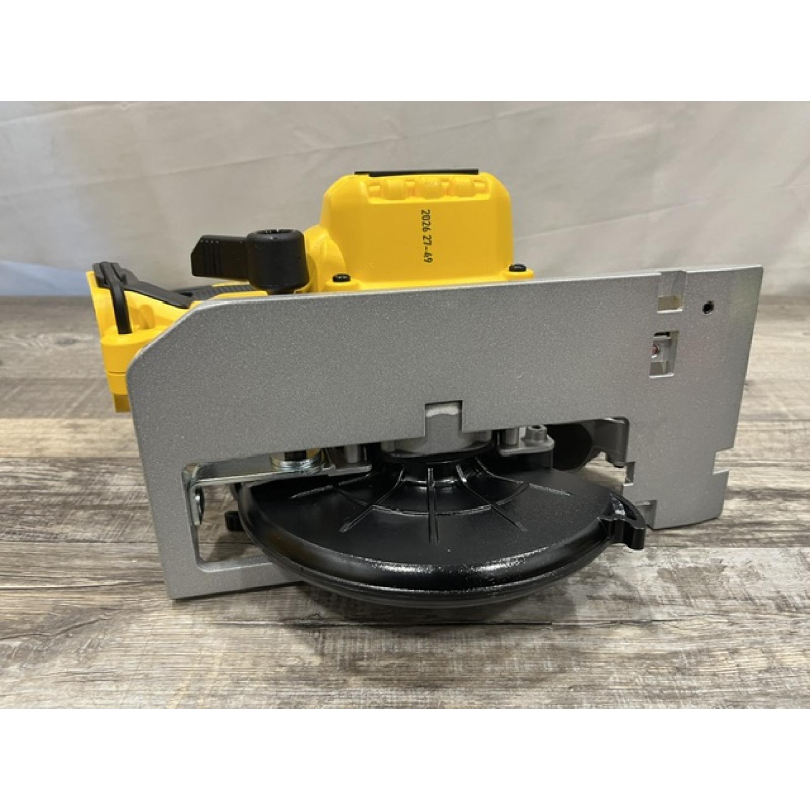 AS-IS DEWALT 20V MAX Cordless Brushless 6-1/2 in. Sidewinder Style Circular Saw (Tool Only)