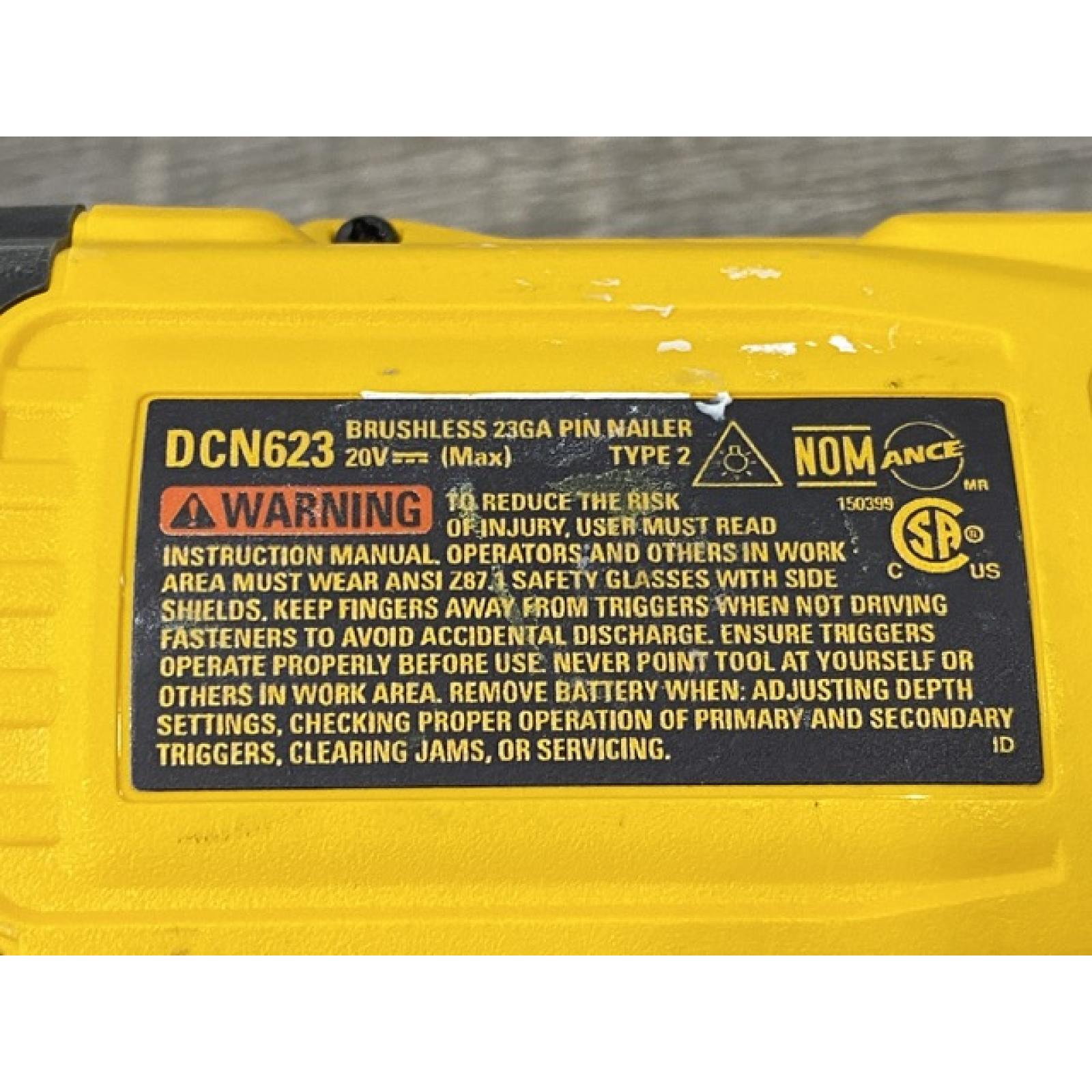 AS-IS DEWALT ATOMIC 20V MAX Lithium Ion Cordless 23 Gauge Pin Nailer Kit