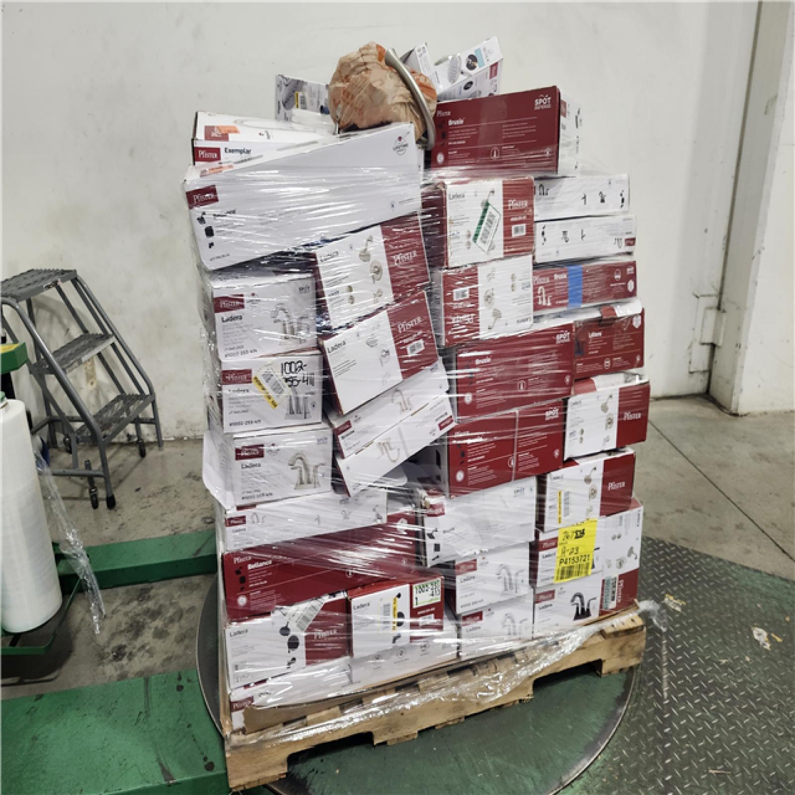 Dallas Location - As-Is Bath & Kitchen Faucets Palllet