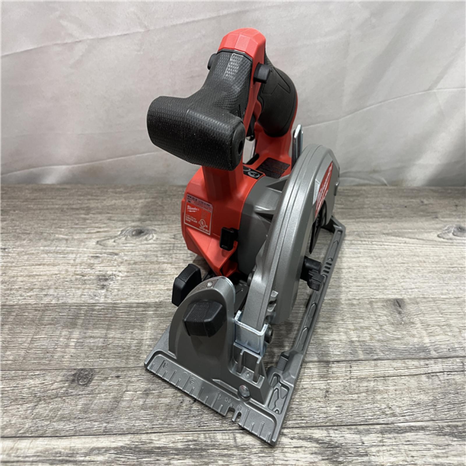 AS-IS Milwaukee FUEL 12V Lithium-Ion Brushless 5-3/8 in. Cordless Circular Saw (Tool-Only)
