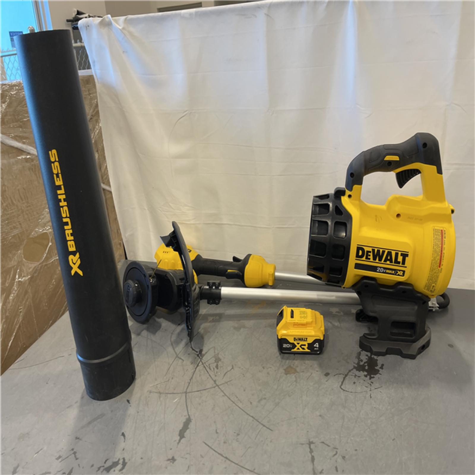 AS-IS - DEWALT 20V MAX Cordless Lithium-Ion String Trimmer/Blower Combo Kit