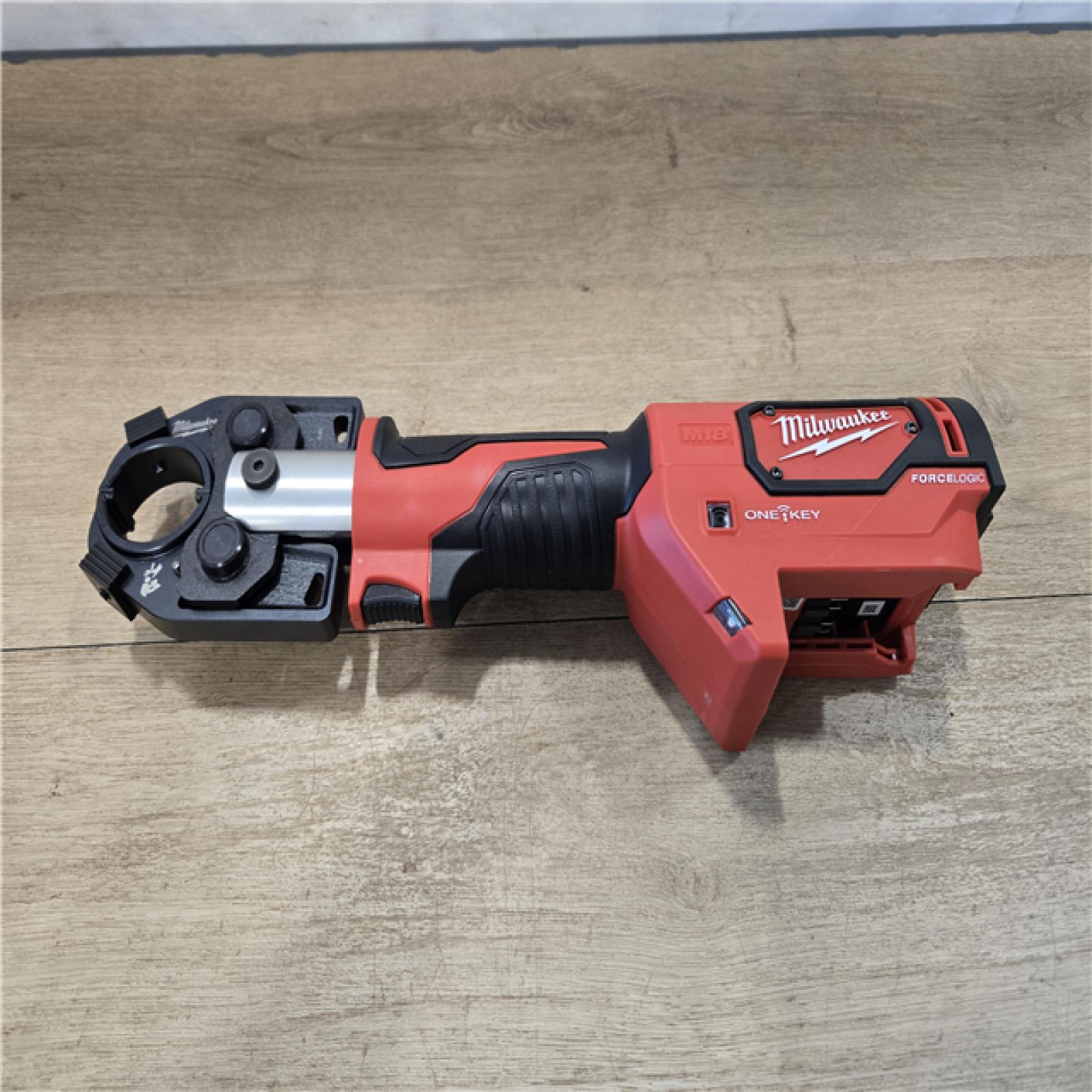 Milwaukee M18 18V Cordless FORCE LOGIC 600 MCM Crimper Kit