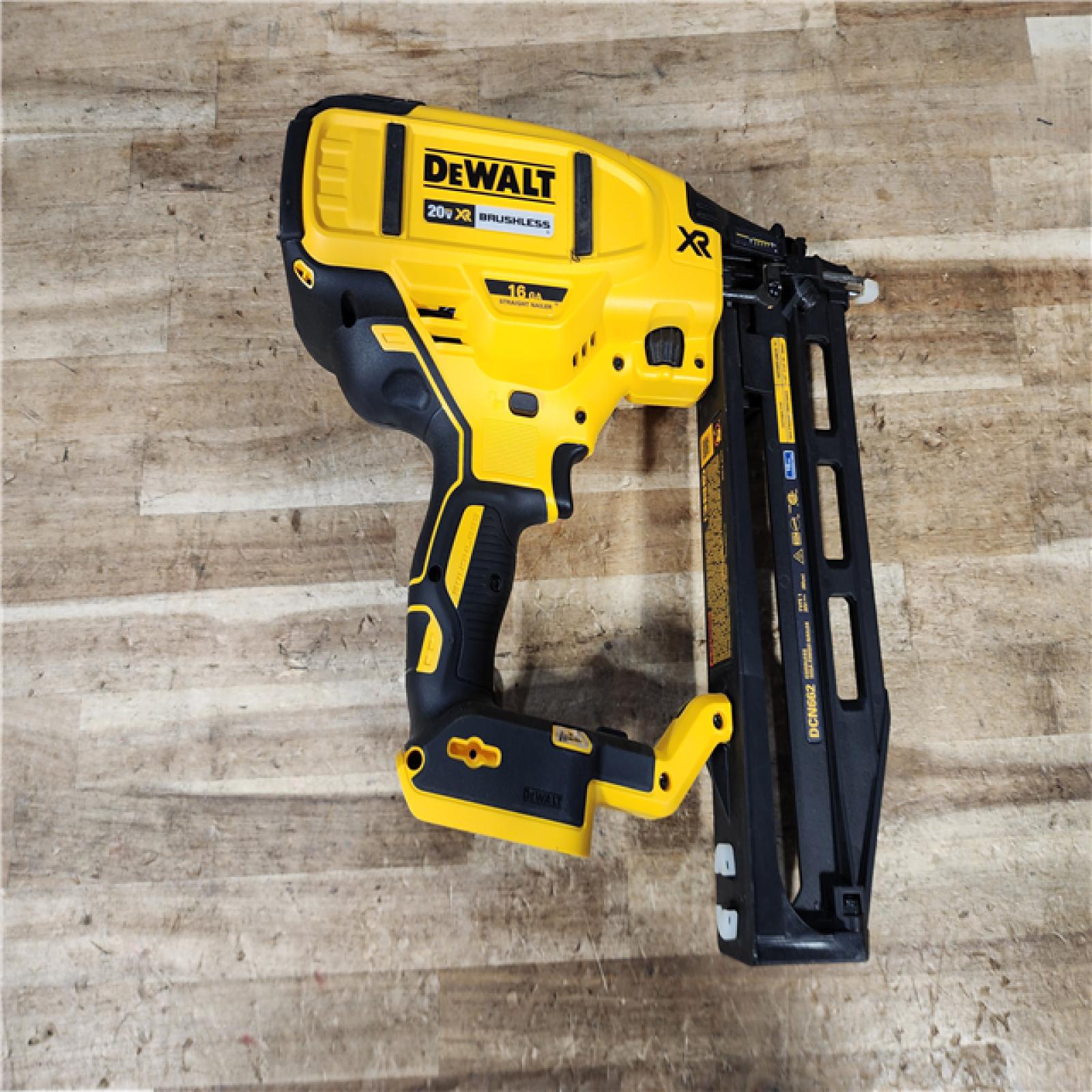 HOUSTON LOCATION - AS - IS DEWALT 20V MAX XR 16-Gauge Lithium-Ion Cordless Finish Nailer (Tool Only)