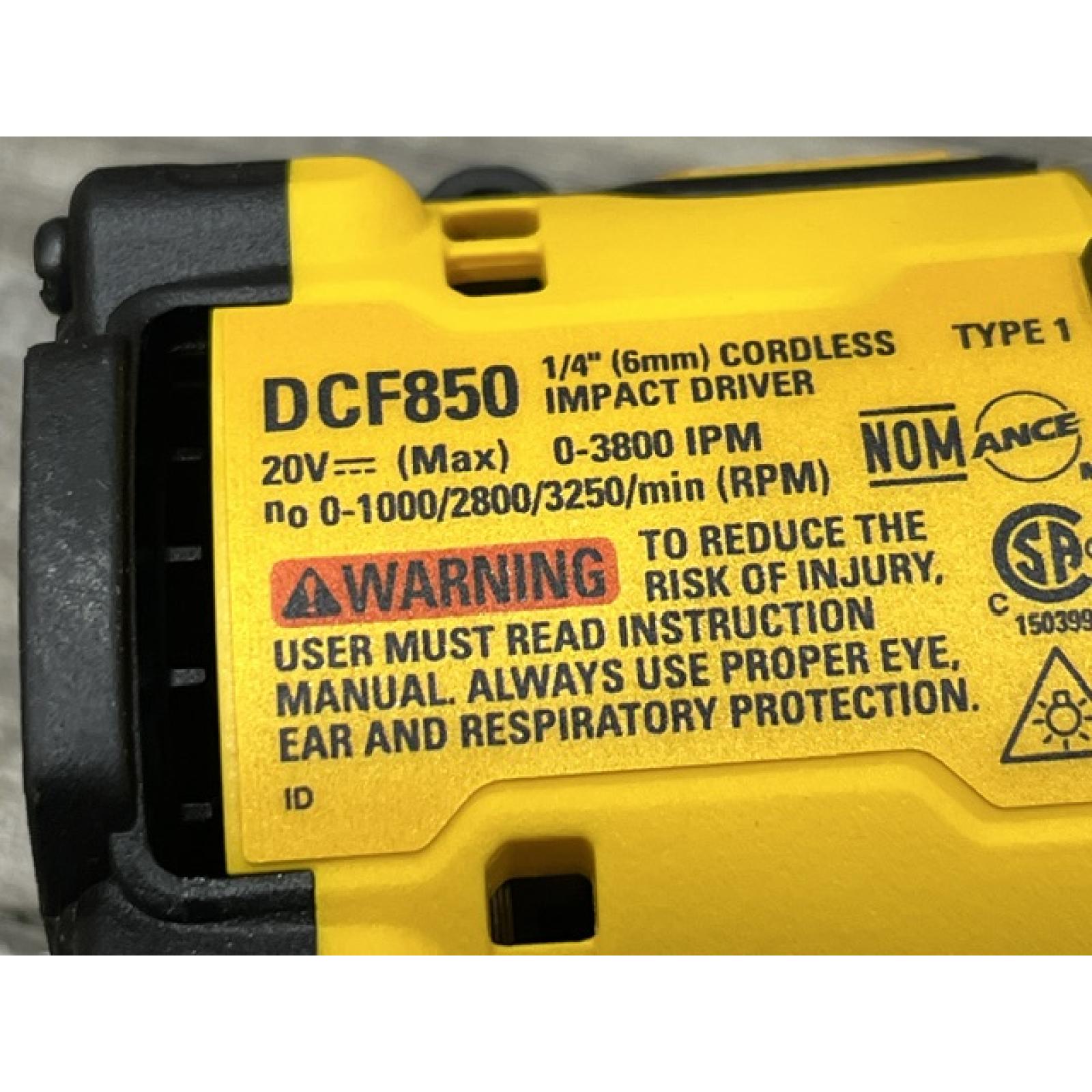 AS-IS DEWALT ATOMIC 20V MAX Lithium-Ion Cordless 1/4 in. Brushless Impact Driver Kit