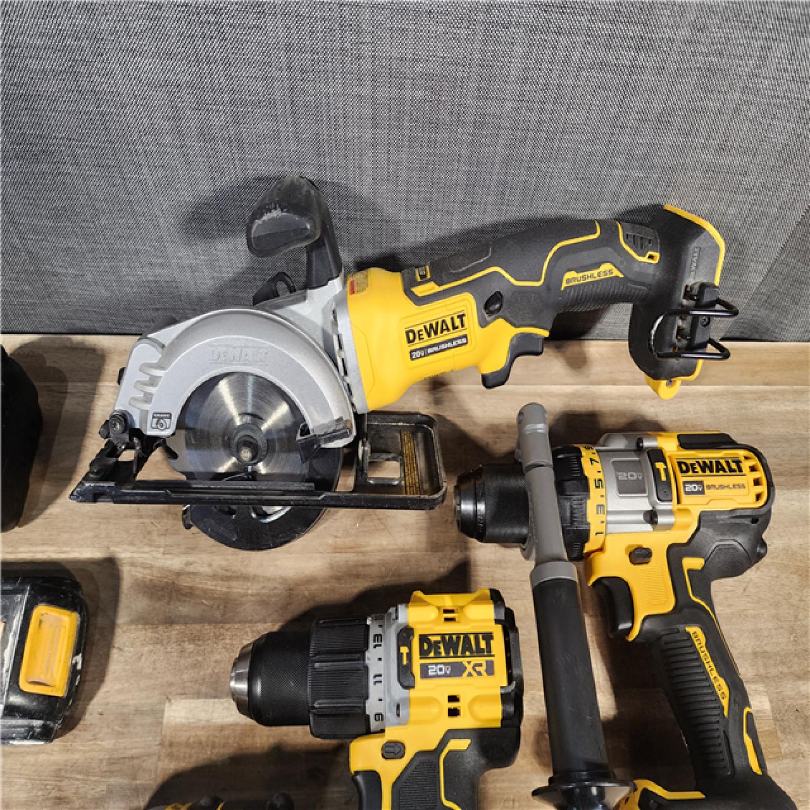 HOUSTON LOCATION - AS-IS DEWALT 4 TOOL COMBO KIT W/ (2) BATTERY & CHARGER