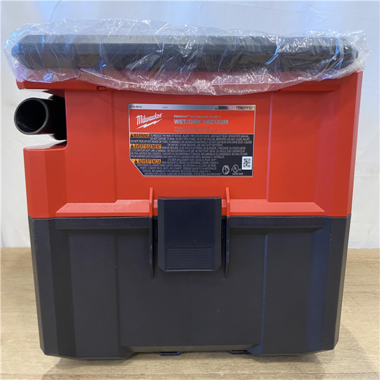 AS-IS Milwaukee FUEL PACKOUT 18-Volt Lithium-Ion Cordless 2.5 Gal. Wet/Dry Vacuum (Vacuum-Only)