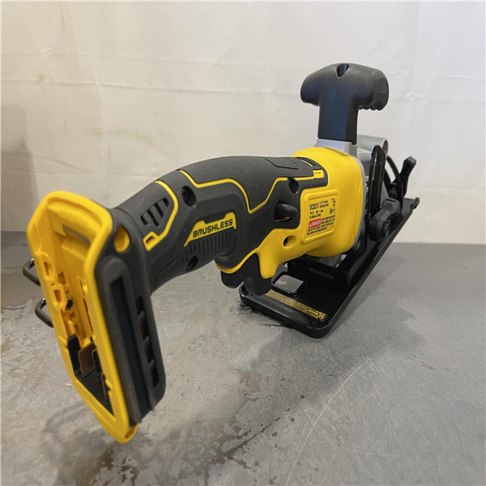 AS-IS - DEWALT ATOMIC 20V MAX Cordless Brushless 4-1/2 in. Circular Saw