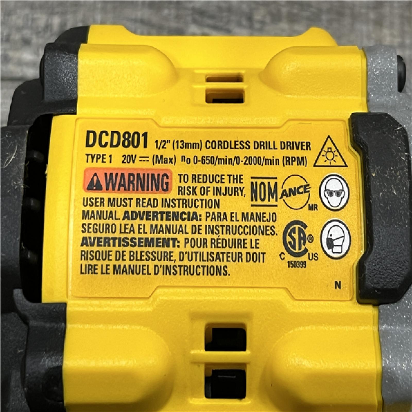 LIKE NEW - DEWALT 20V XR Lithium-Ion Cordless Brushless 1/2 in. Drill/Driver Kit