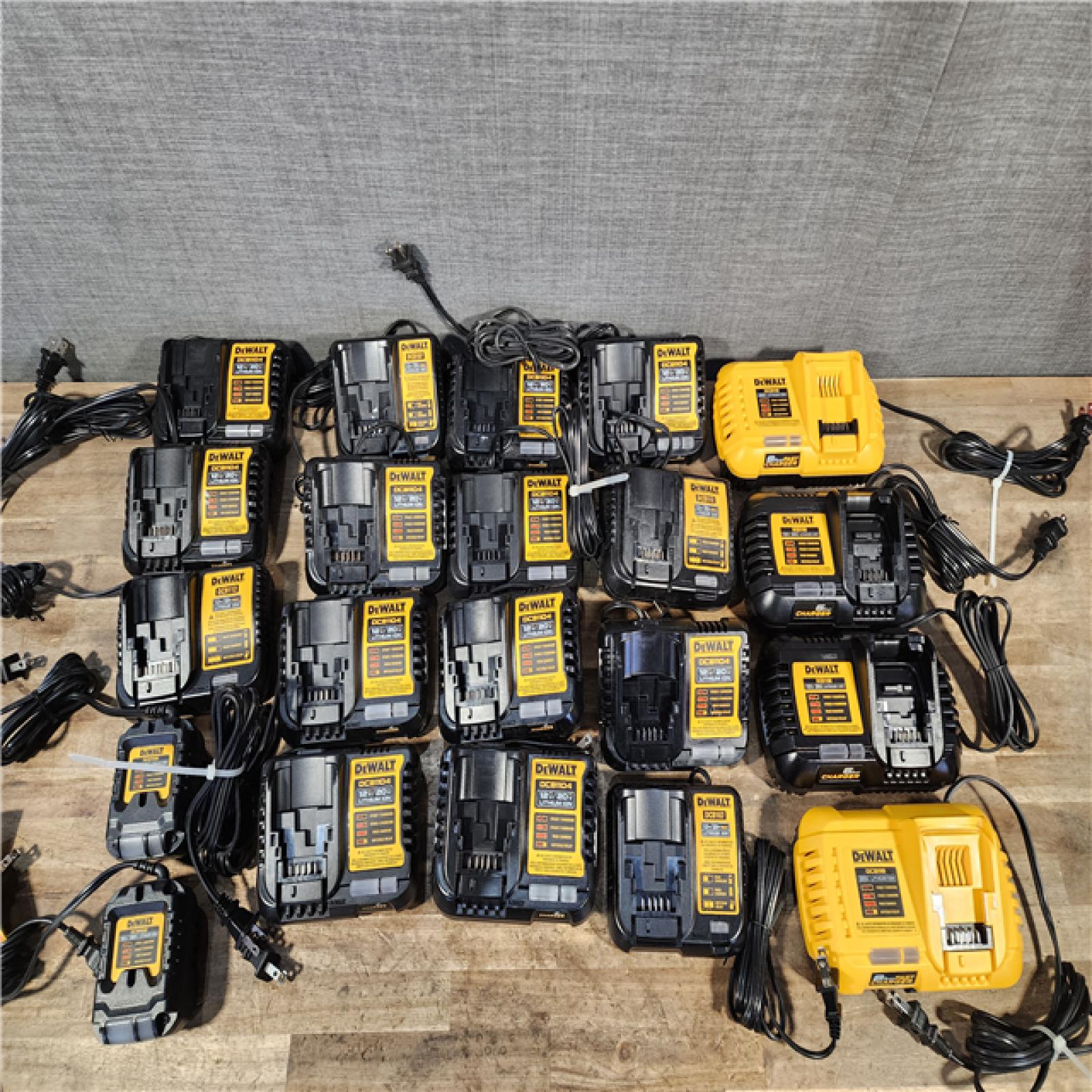 HOUSTON LOCATION - AS-IS DEWALT BATTERY CHARGER PACK QTY - 21