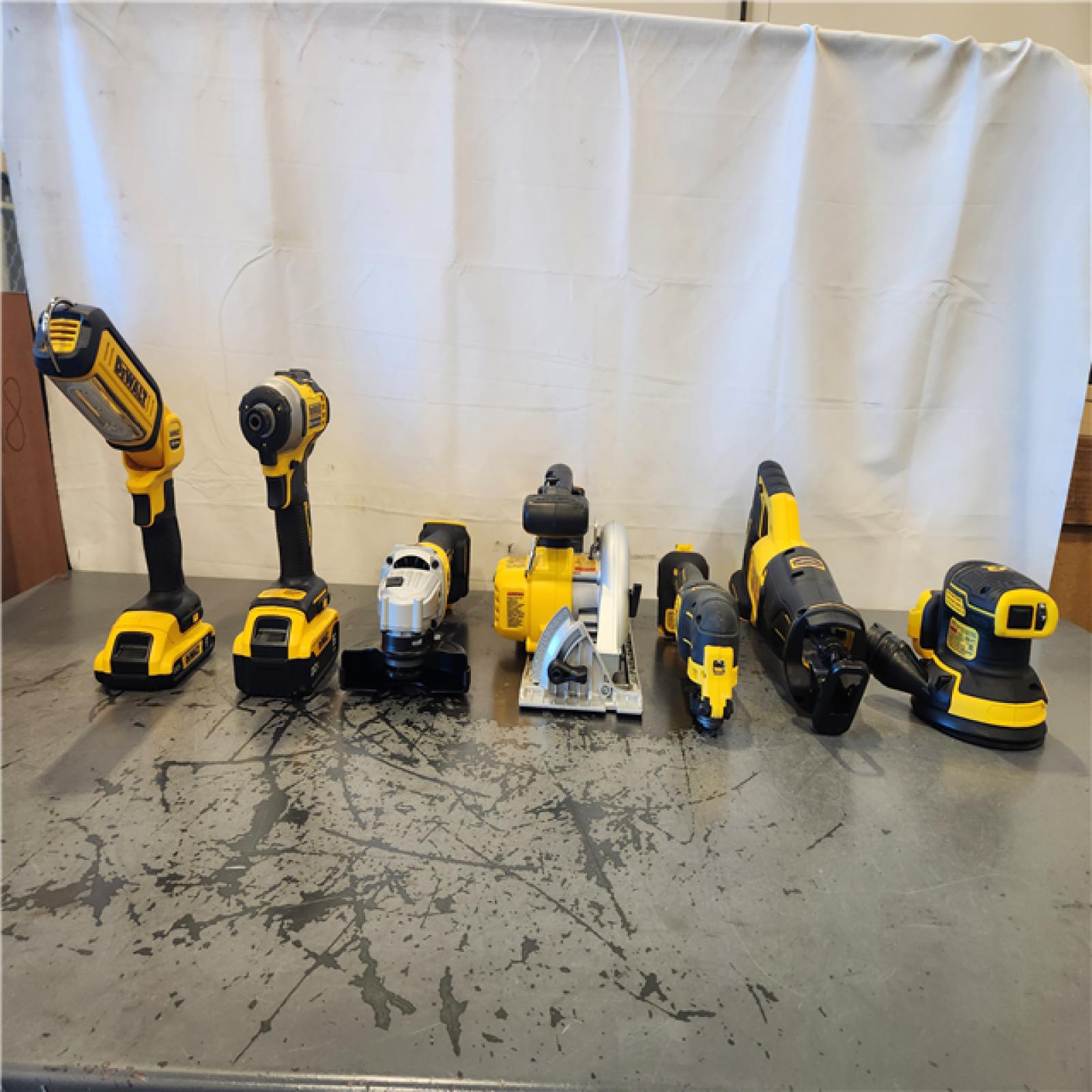 AS-IS- 20-Volt MAX Lithium-Ion Cordless 7-Tool Combo Kit with 2.0 Ah Battery  5.0 Ah Battery and Charger