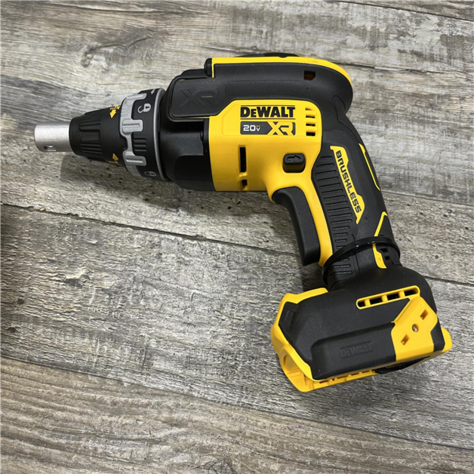 AS-IS DEWALT 20V MAX Cordless Brushless Screw Gun Kit