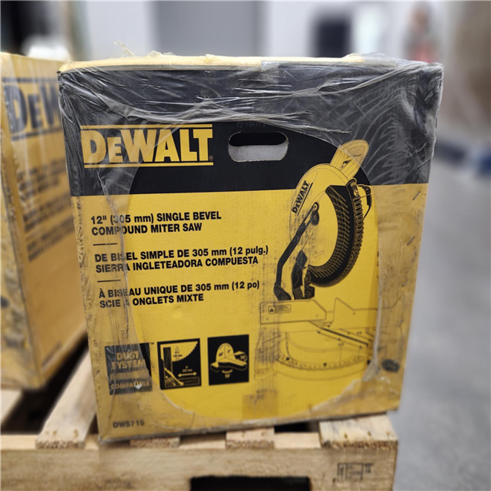 NEW- DeWalt 15 Amp Corded 12 in. Single Bevel Compound Miter Saw