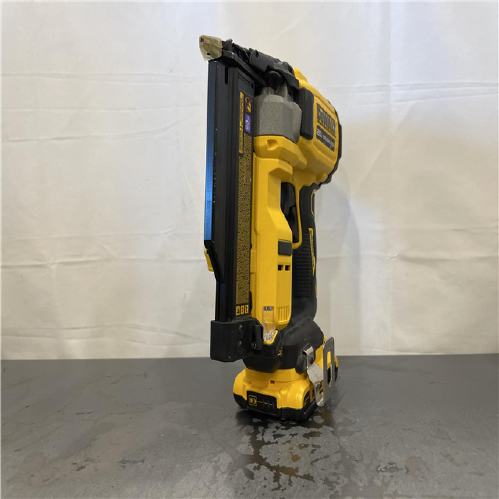 AS-IS - DeWalt ATOMIC 20V MAX Lithium Ion Cordless 23 Gauge Pin Nailer Kit