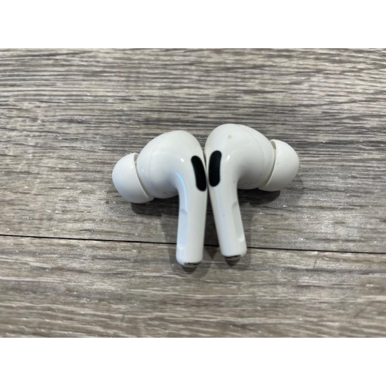 AS-IS AirPods Pro (2nd Generation) with MagSafe Case