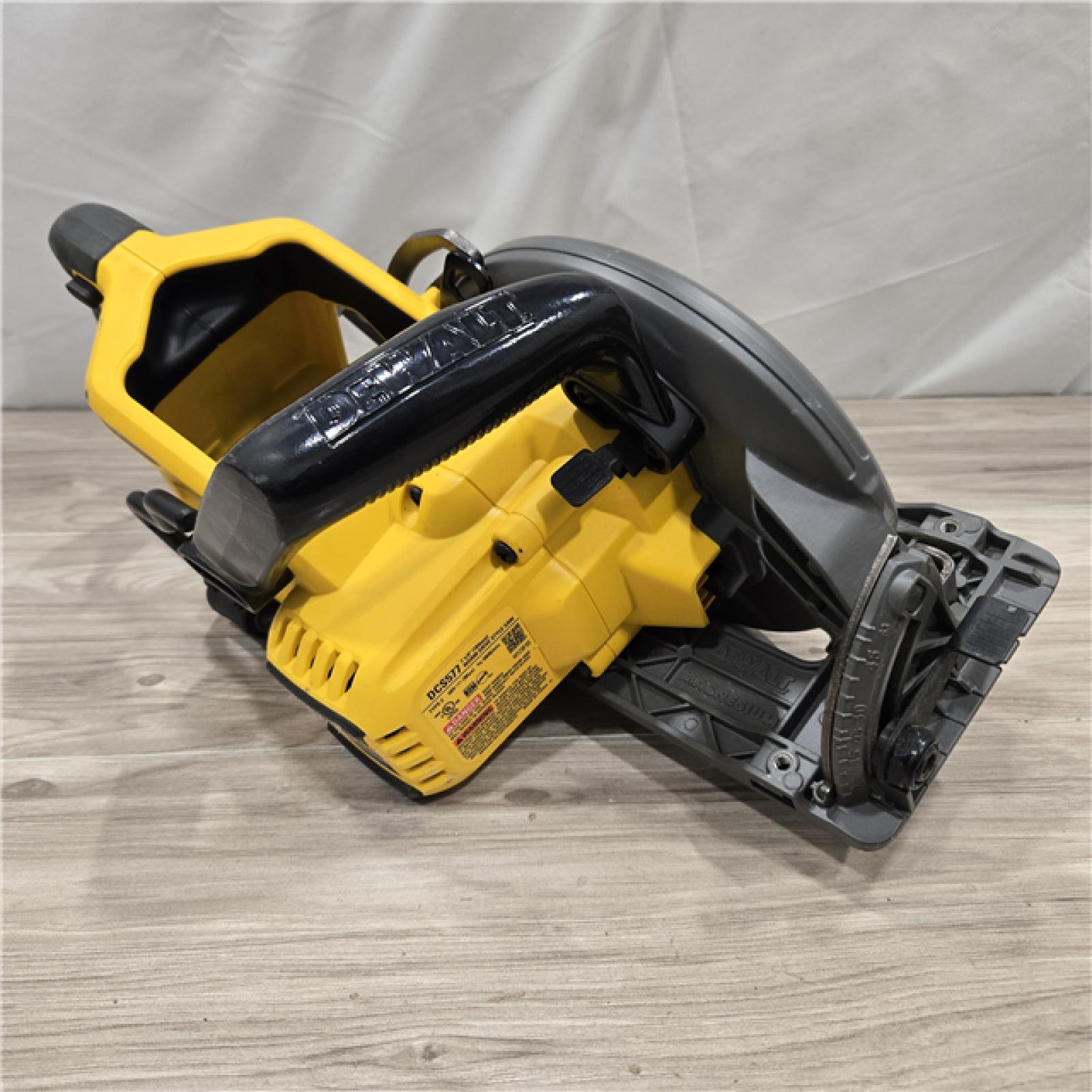AS-IS DEWALT FLEXVOLT 60V MAX Cordless 7-1/4 in. Wormdrive Style Circular Saw (Tool Only)