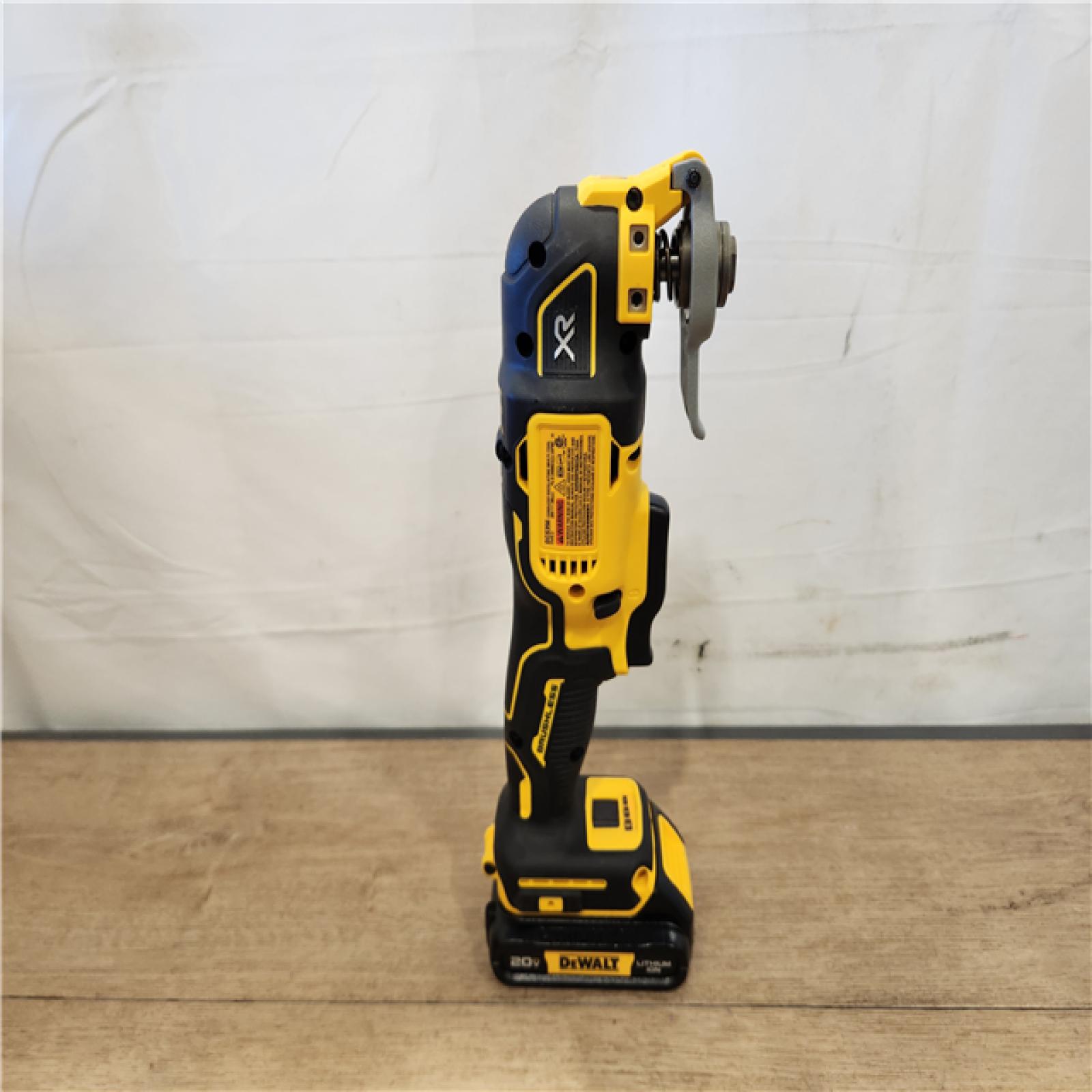 AS-IS- DEWALT 20V MAX XR Cordless Brushless 3-Speed Oscillating Multi Tool Kit