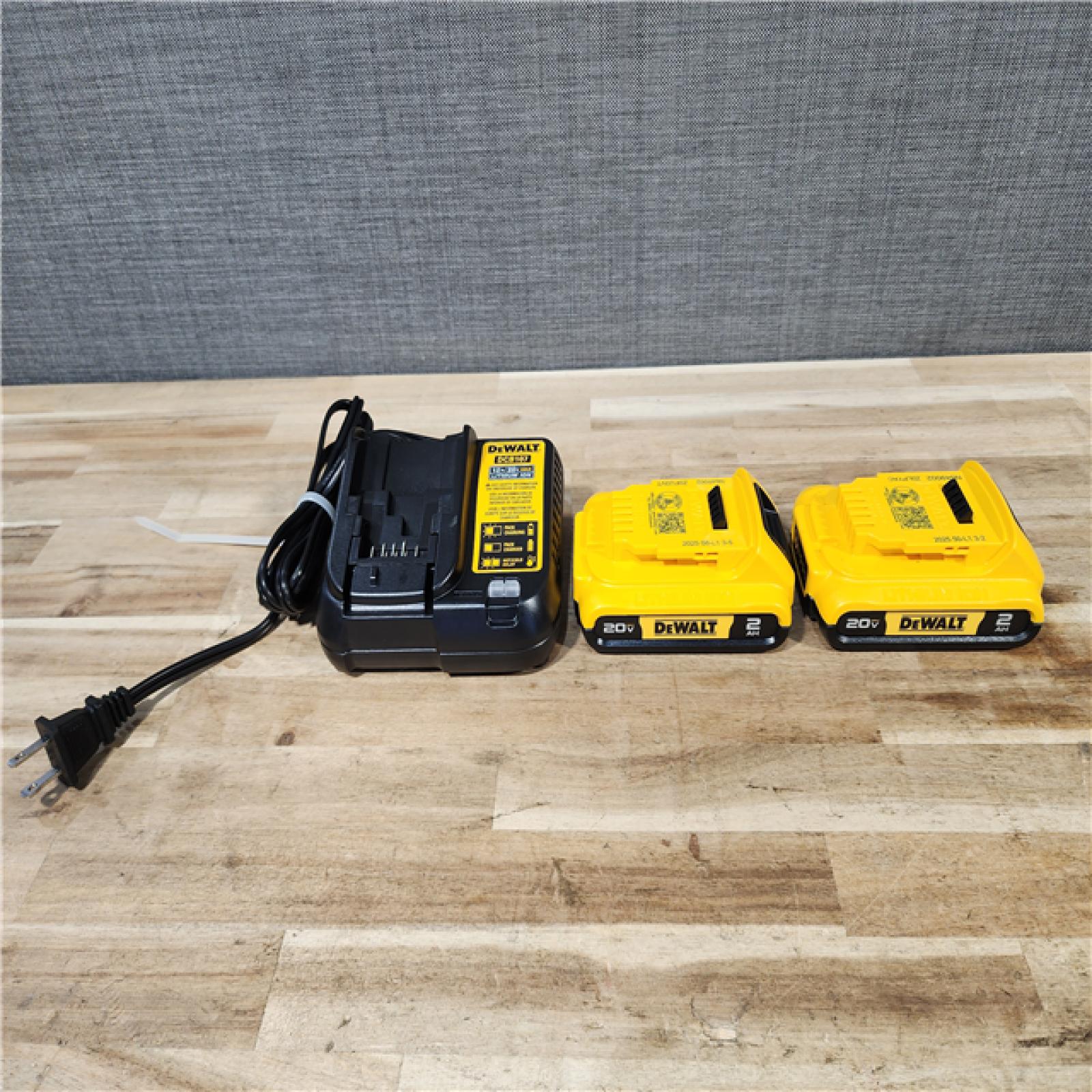 HOUSTON LOCATION - AS-IS DEWALT 2 TOOL COMBO KIT W/ (2) BATTERY & CHARGER