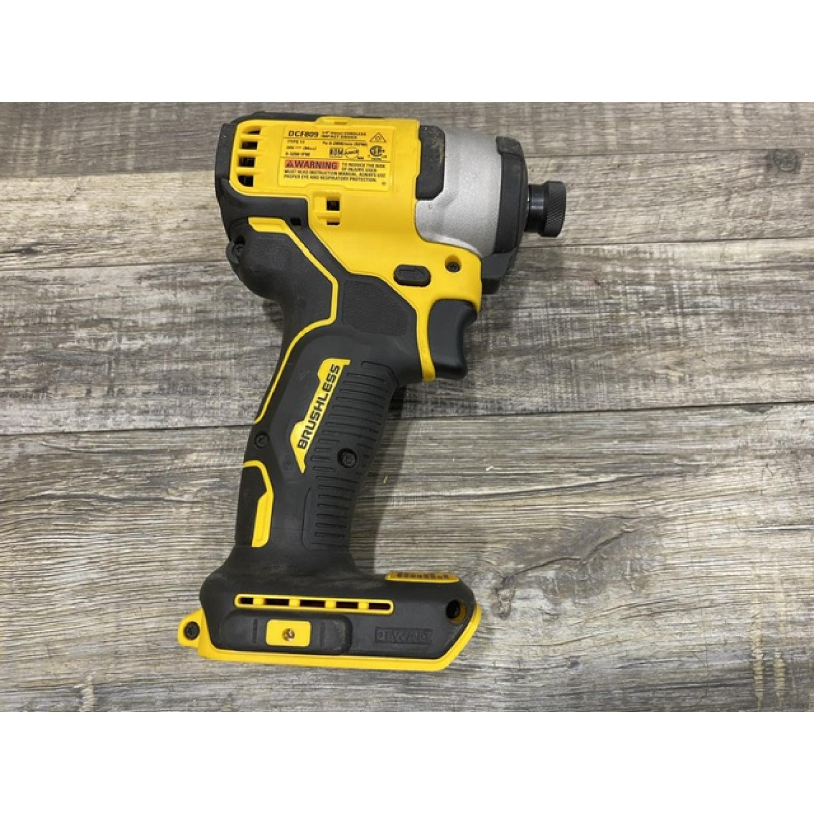 AS-IS DEWALT Atomic 20V Max Lithium-Ion Brushless Cordless Compact 1/4 in. Impact Driver Kit