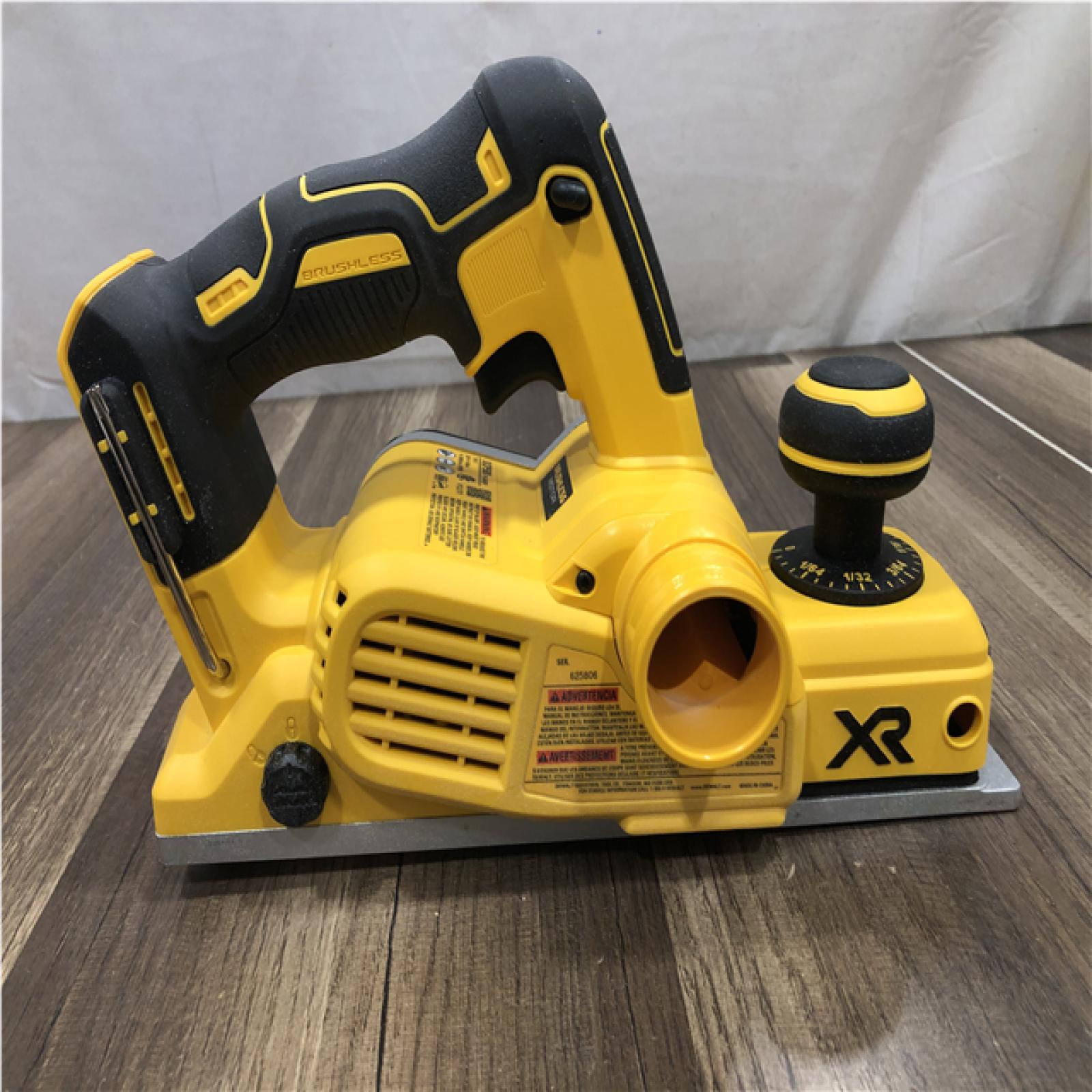 AS-IS DEWALT 20V MAX XR Cordless Brushless 3-1/4 in. Planer (Tool Only)