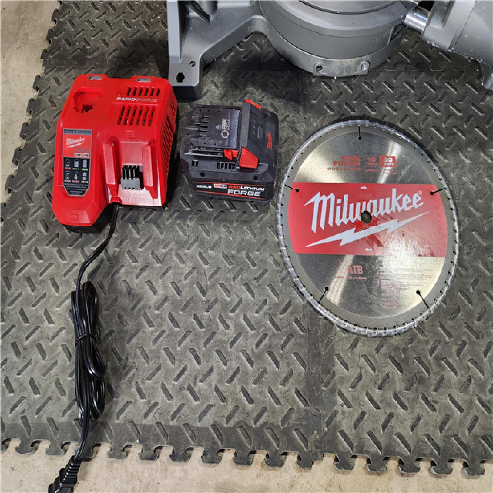 HOUSTON LOCATION - AS-IS M18 FUEL 18V 10 in. Lithium-Ion Brushless Cordless Dual Bevel Sliding Compound Miter Saw Kit with FORGE 8.0 BATTERY & CHARGER