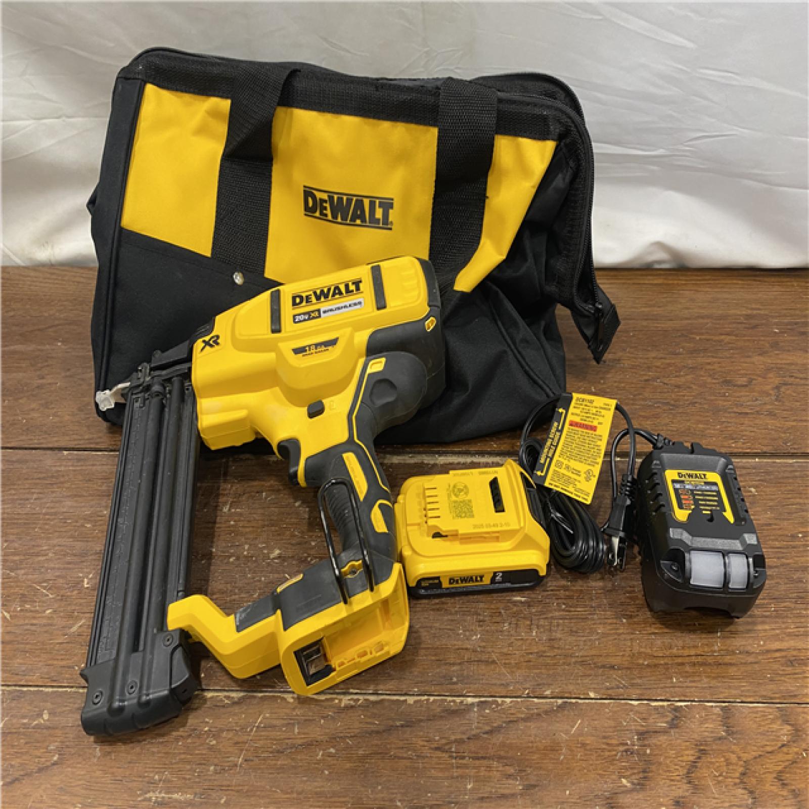 AS-IS DEWALT 20V MAX XR 18 Gauge Brad Nailer Kit
