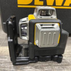 AS-IS DEWALT 12V MAX Lithium-Ion 100 ft. Green Self-Leveling 3-Beam 360 Degree Laser Level Kit
