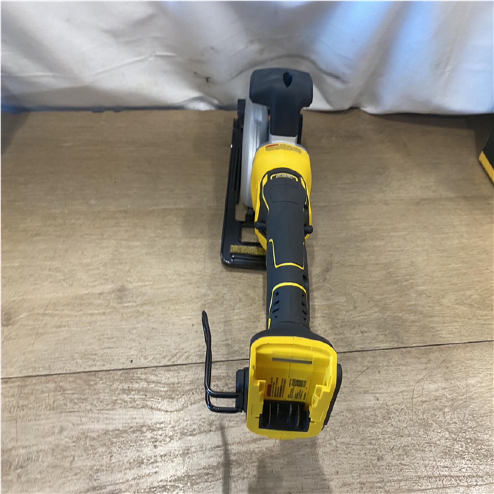 AS-IS DEWALT ATOMIC 20V MAX Cordless Brushless 4-1/2 in. Circular Saw (Tool Only)