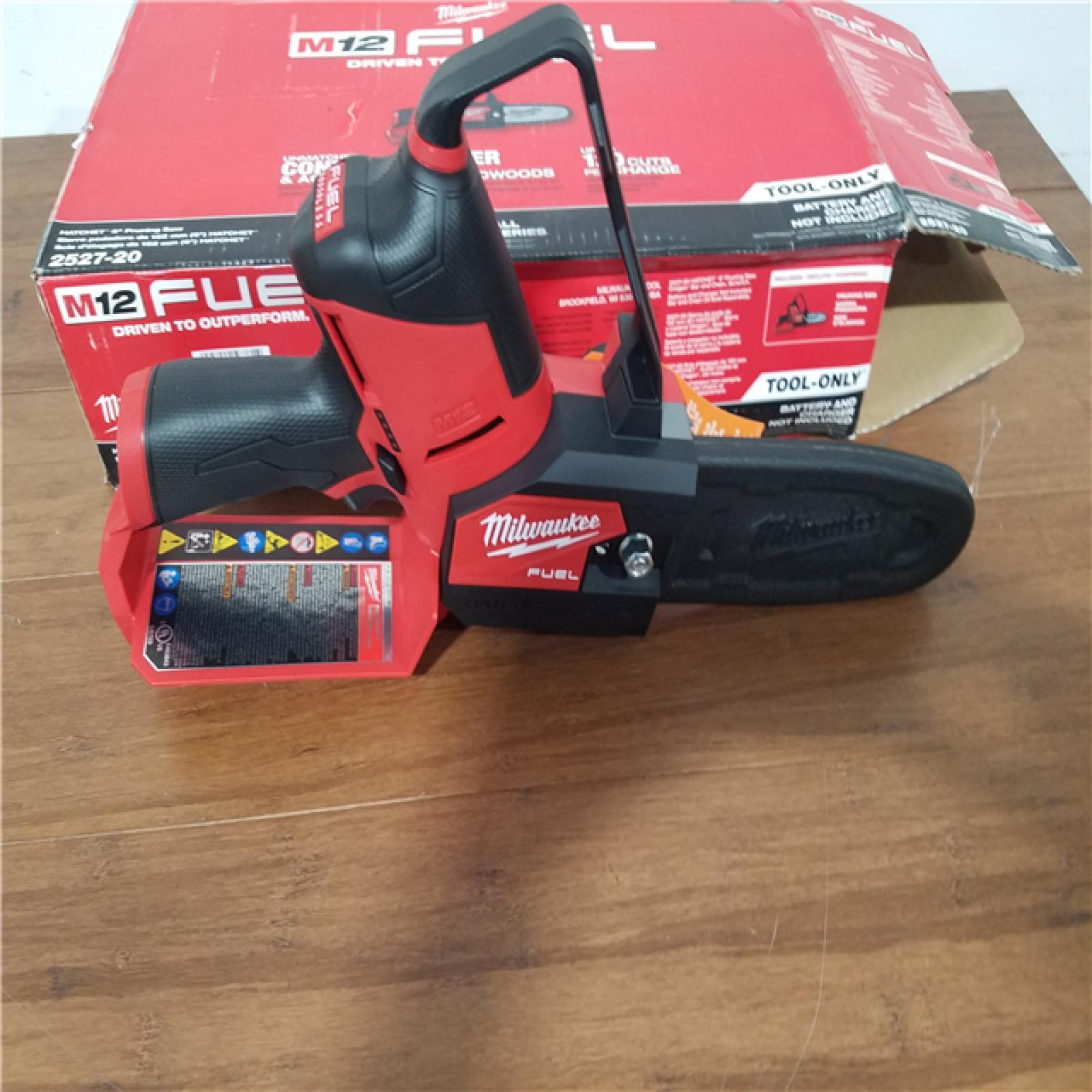 CALIFORNIA AS-IS MILWAUKEE M12 HATCHET 6PRUNING SAW (TOOL ONLY)