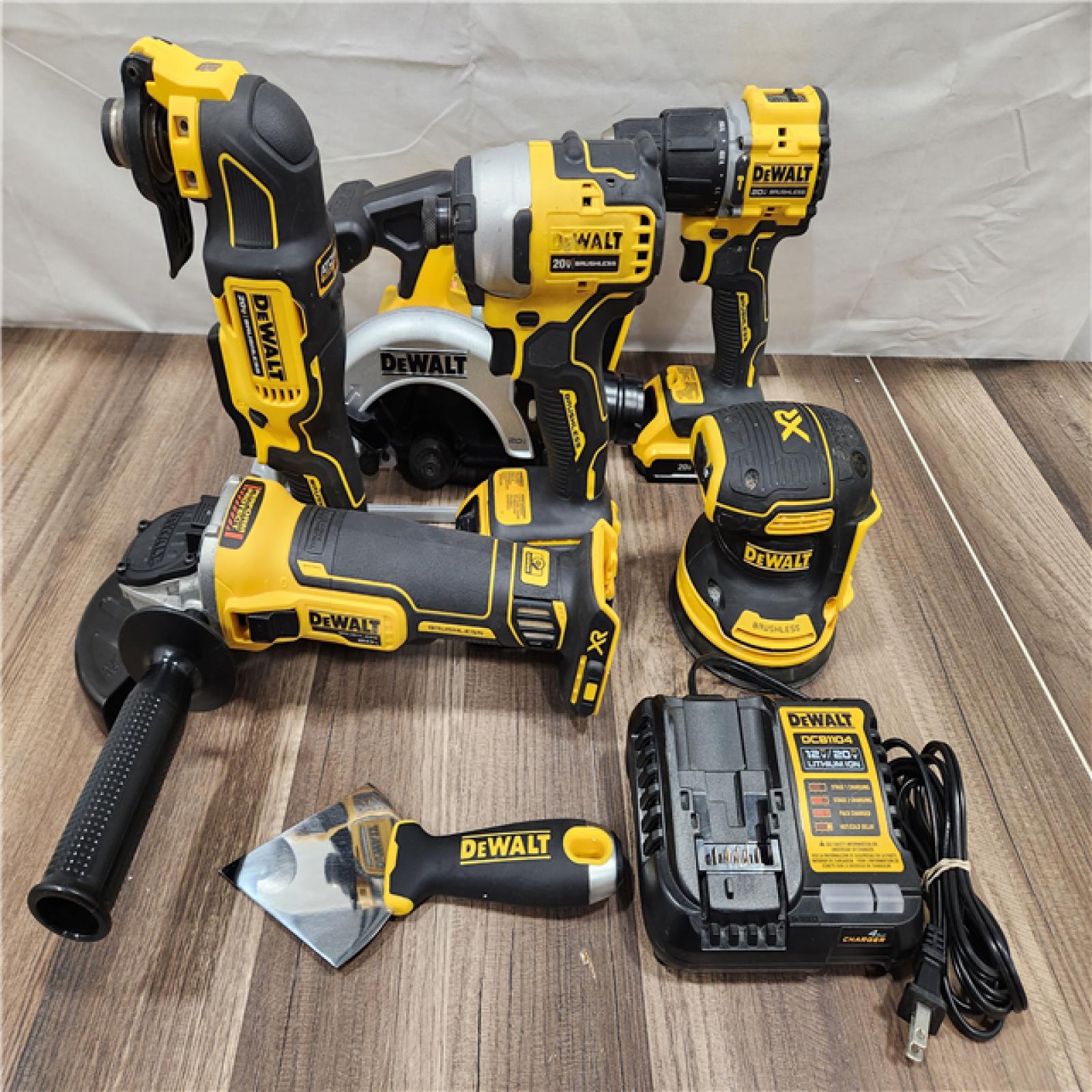 AS-IS- DEWALT 20-Volt MAX ToughSystem Lithium-Ion 6-Tool Cordless Combo Kit