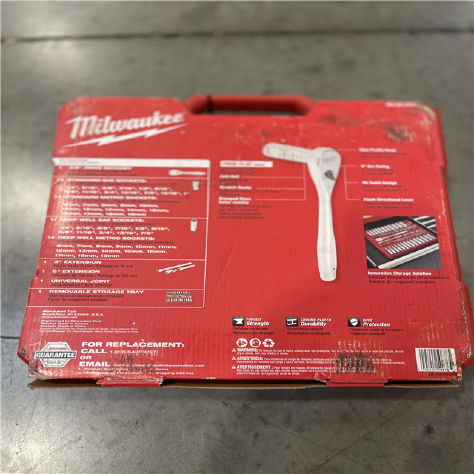 NEW! -Milwaukee 3/8 in. Drive SAE/Metric Ratchet and Socket Mechanics Tool Set (56-Piece)
