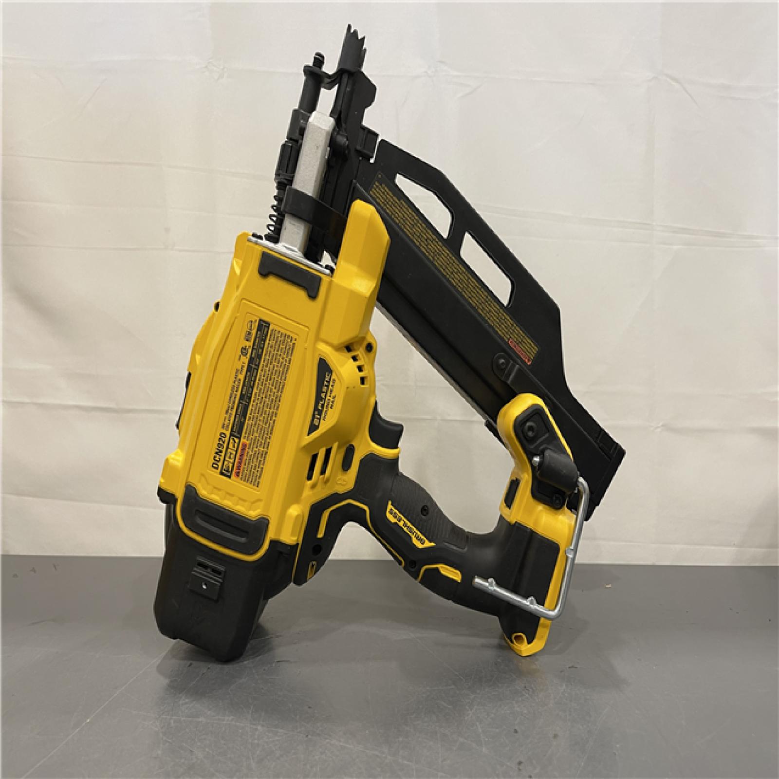 AS-IS - DEWALT 20-Volt 21° Cordless Framing Nailer