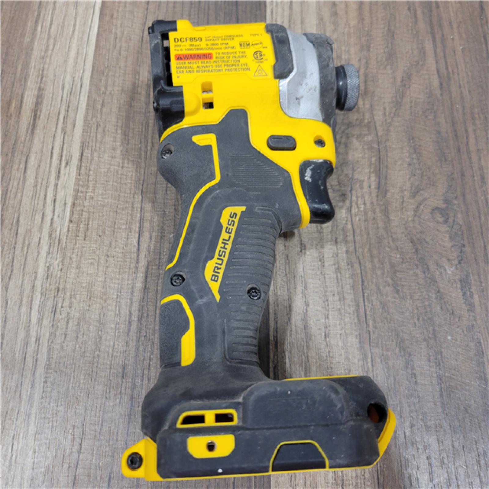 AS-IS DEWALT ATOMIC 20V MAX Lithium-Ion Cordless 1/4 in. Brushless Impact Driver Kit, 5 Ah Battery, Charger, and Bag