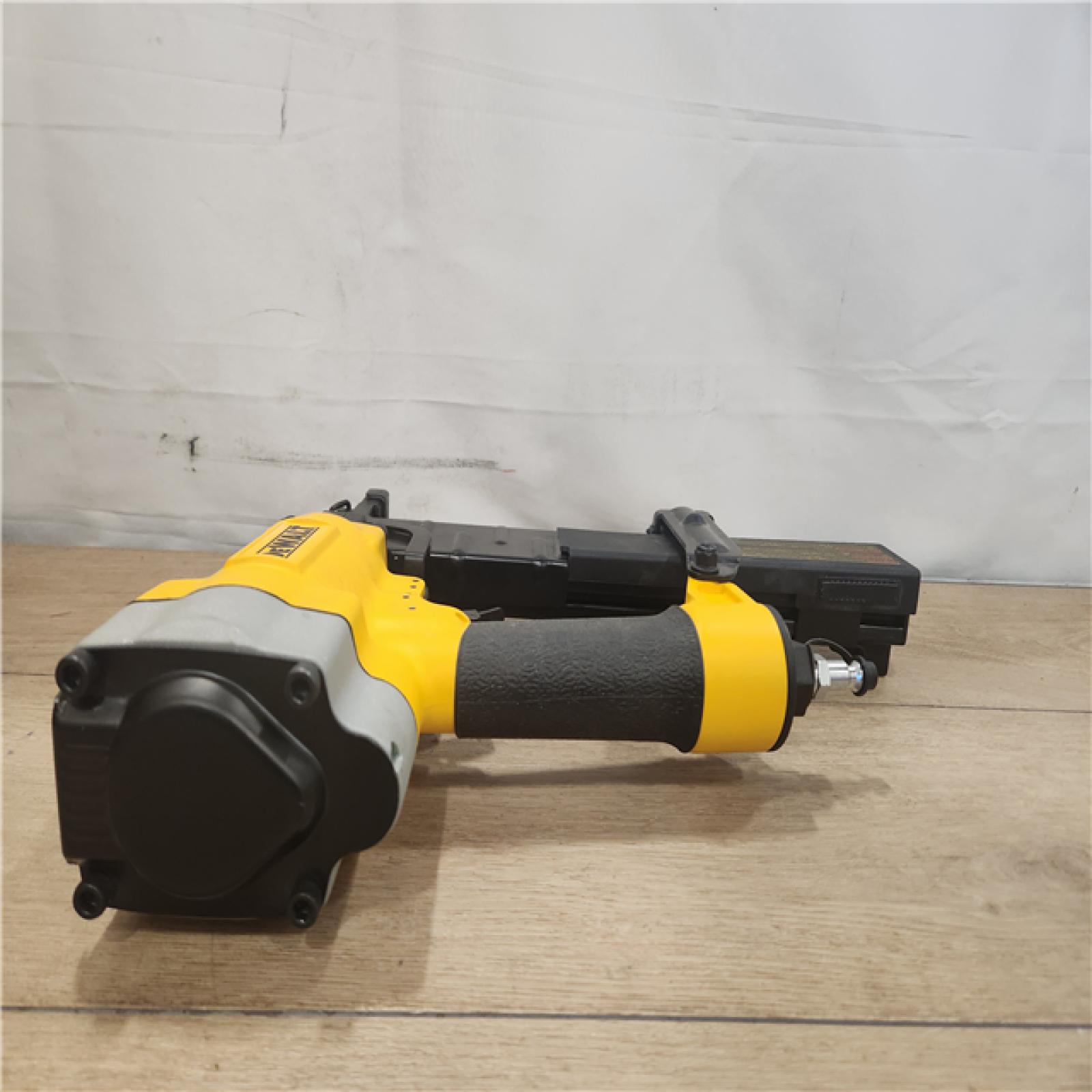 AS-IS- DeWalt 16 Gauge 1 Crown 2 Lathing Stapler