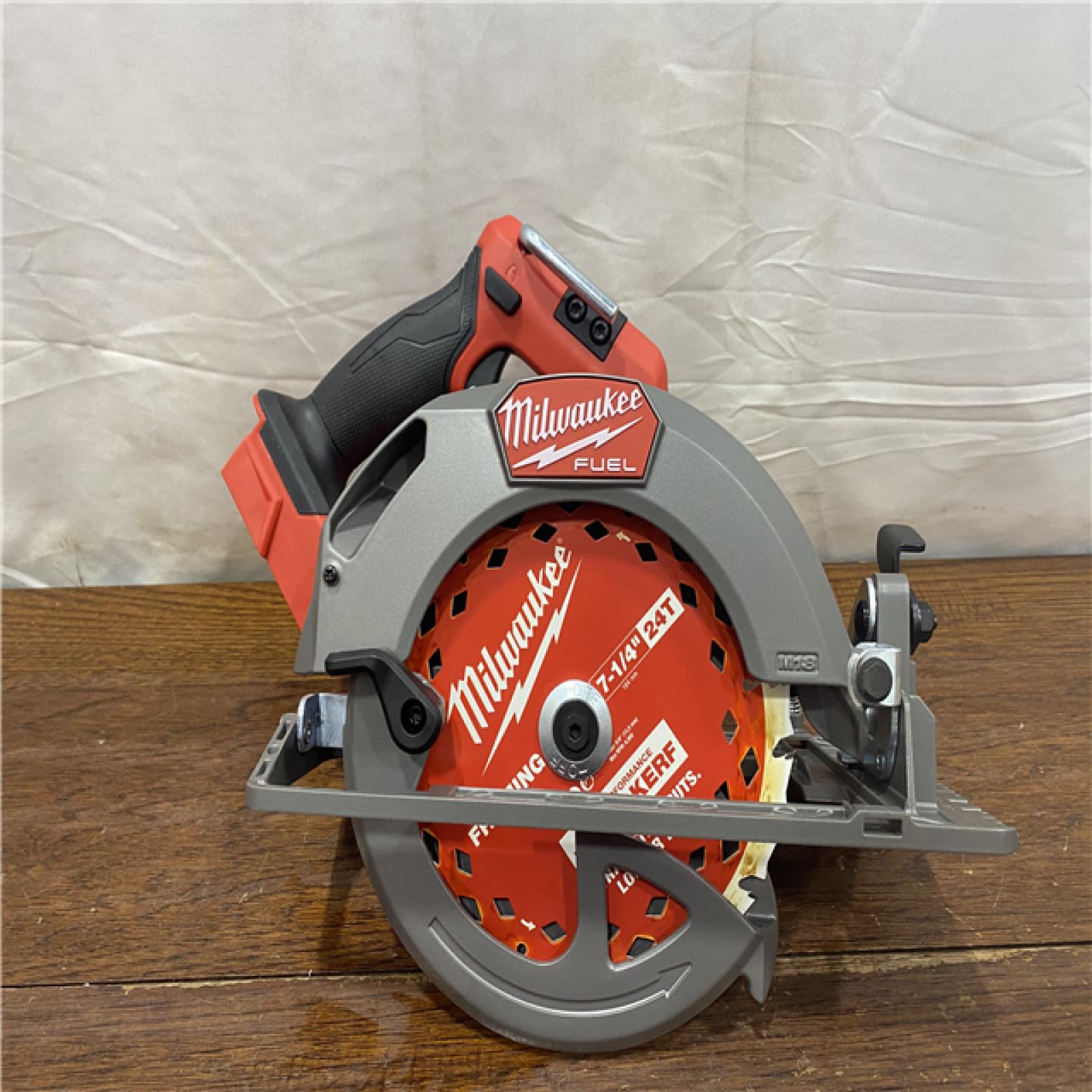 AS-IS Milwaukee Tools M18 FUEL 7-1/4 Circular Saw (Tool Only) 2834-20