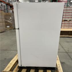DALLAS LOCATION- AS-IS WHIRLPOOL 18 CU FT TOP FREEZER AND REFRIGERATOR WHITE