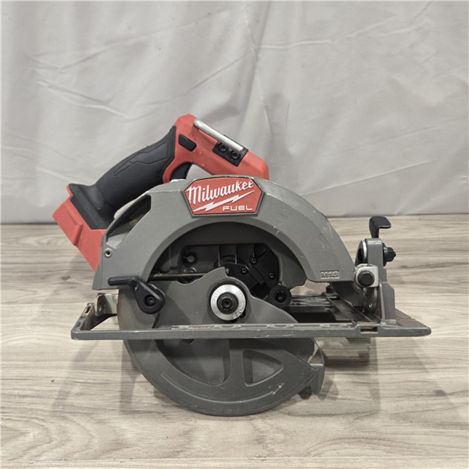 AS-IS Milwaukee M18 FUEL 7-1/4 Inch Circular Saw (Bare Tool)