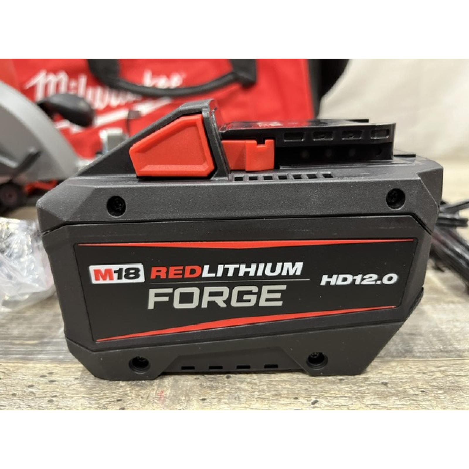 AS-IS Milwaukee FUEL 18V Lithium-Ion Brushless Cordless 7-1/4 in. Circular Saw Kit