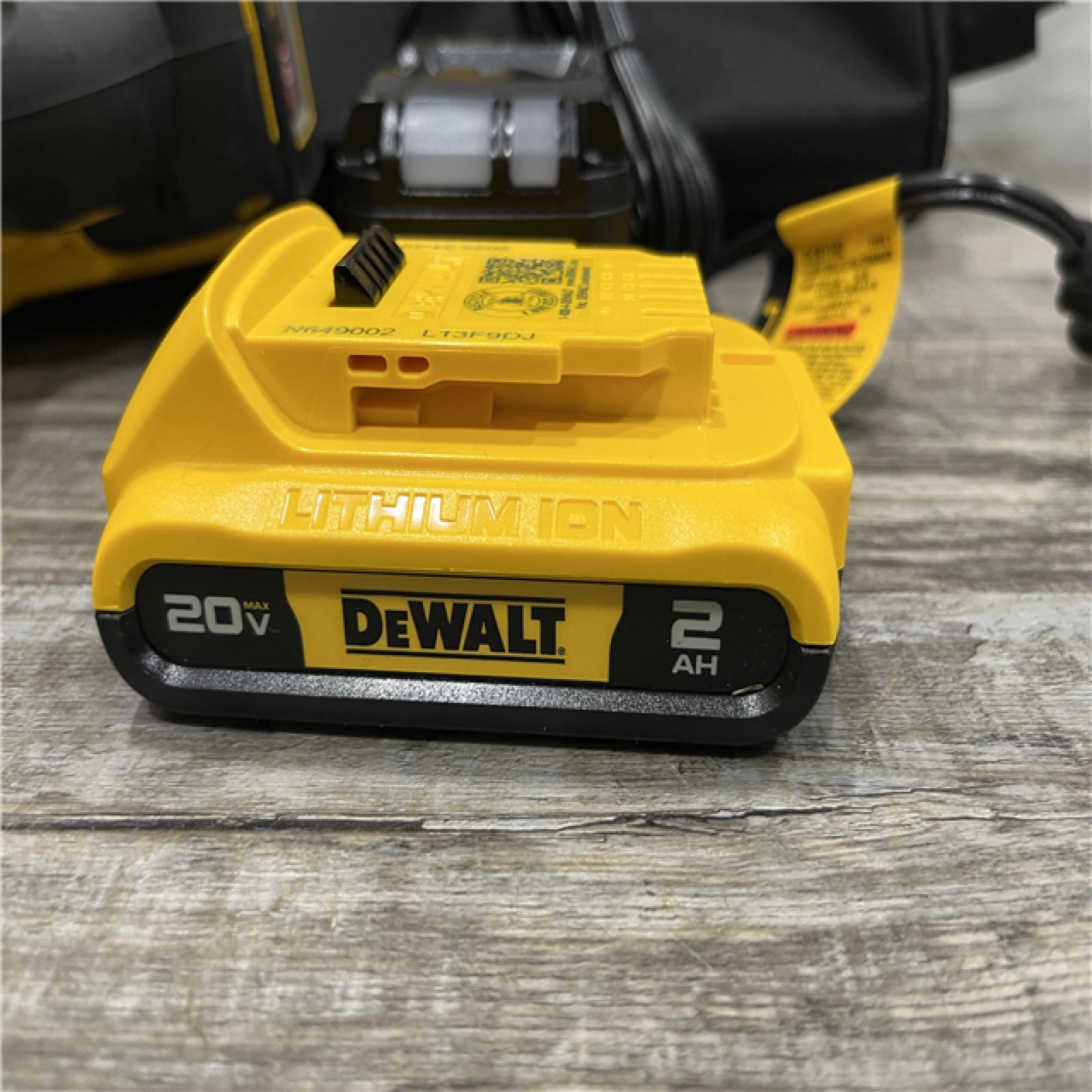 AS-IS DEWALT 20V MAX XR Lithium-Ion Cordless 18-Gauge Narrow Crown Stapler Kit