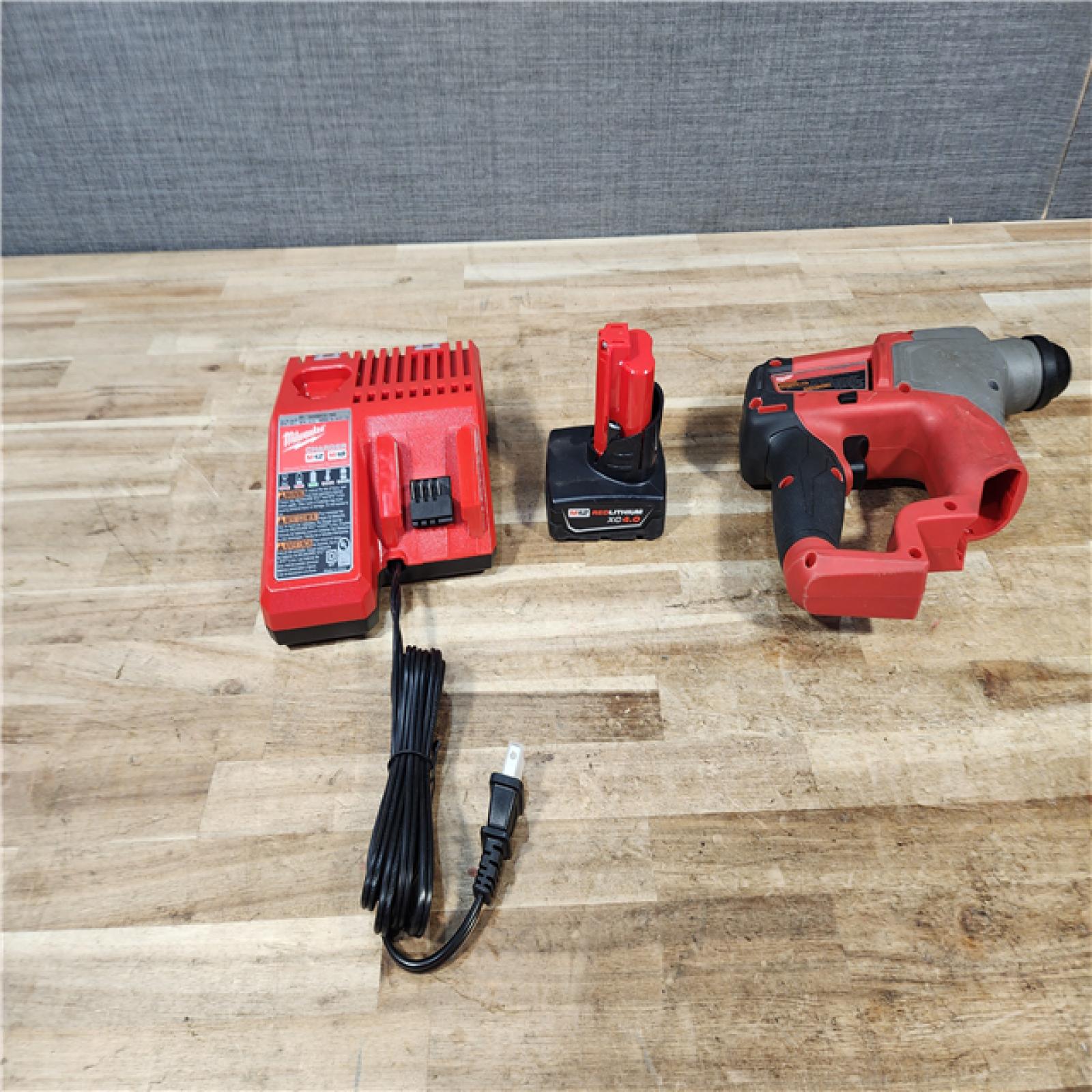 HOUSTON LOCATION - AS - IS Milwaukee M12 FUEL 12-Volt Lithium-Ion 5/8 in. Brushless Cordless SDS-Plus Rotary Hammer COMBO KIT