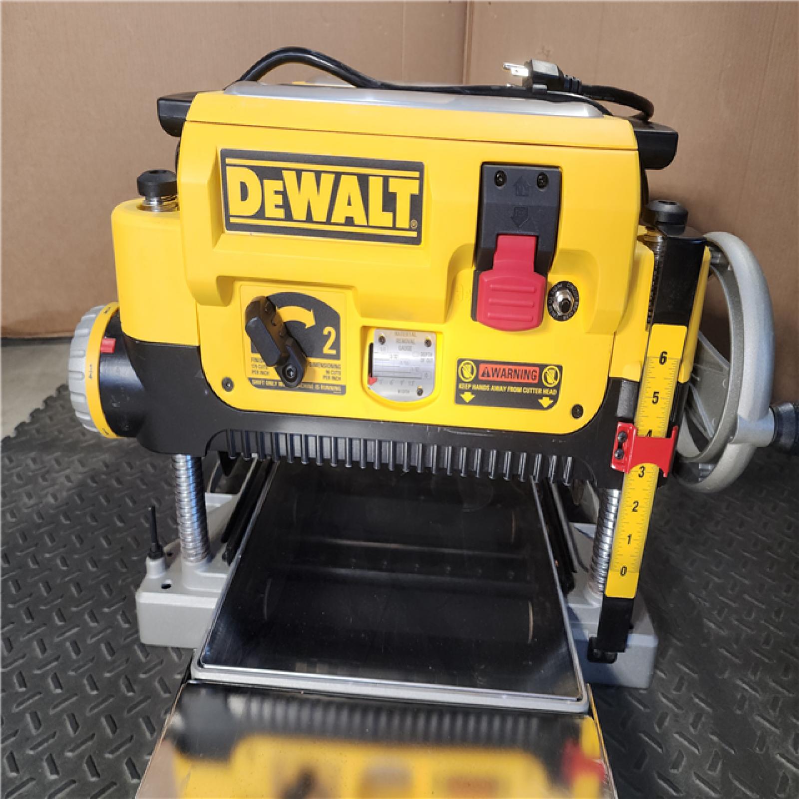 HOUSTON LOCATION - AS-IS DEWALT 15 Amp Corded 13 in. Heavy-Duty 2-Speed Bench Planer